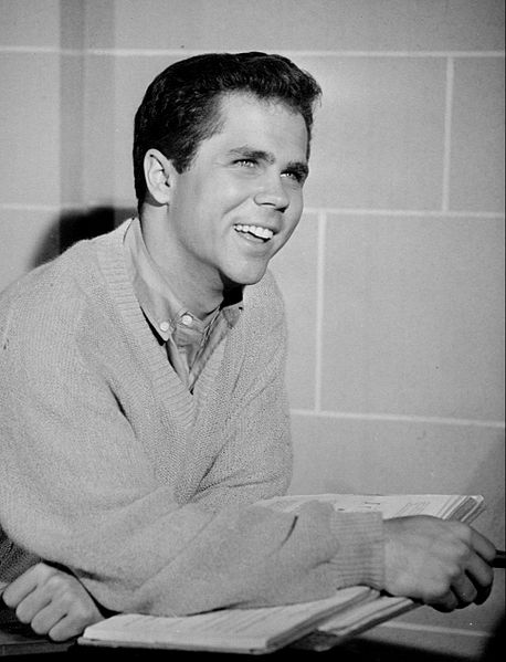 Tony Dow from a 1964 appearance on "Mr. Novak." | Source: Wikimedia Commons
