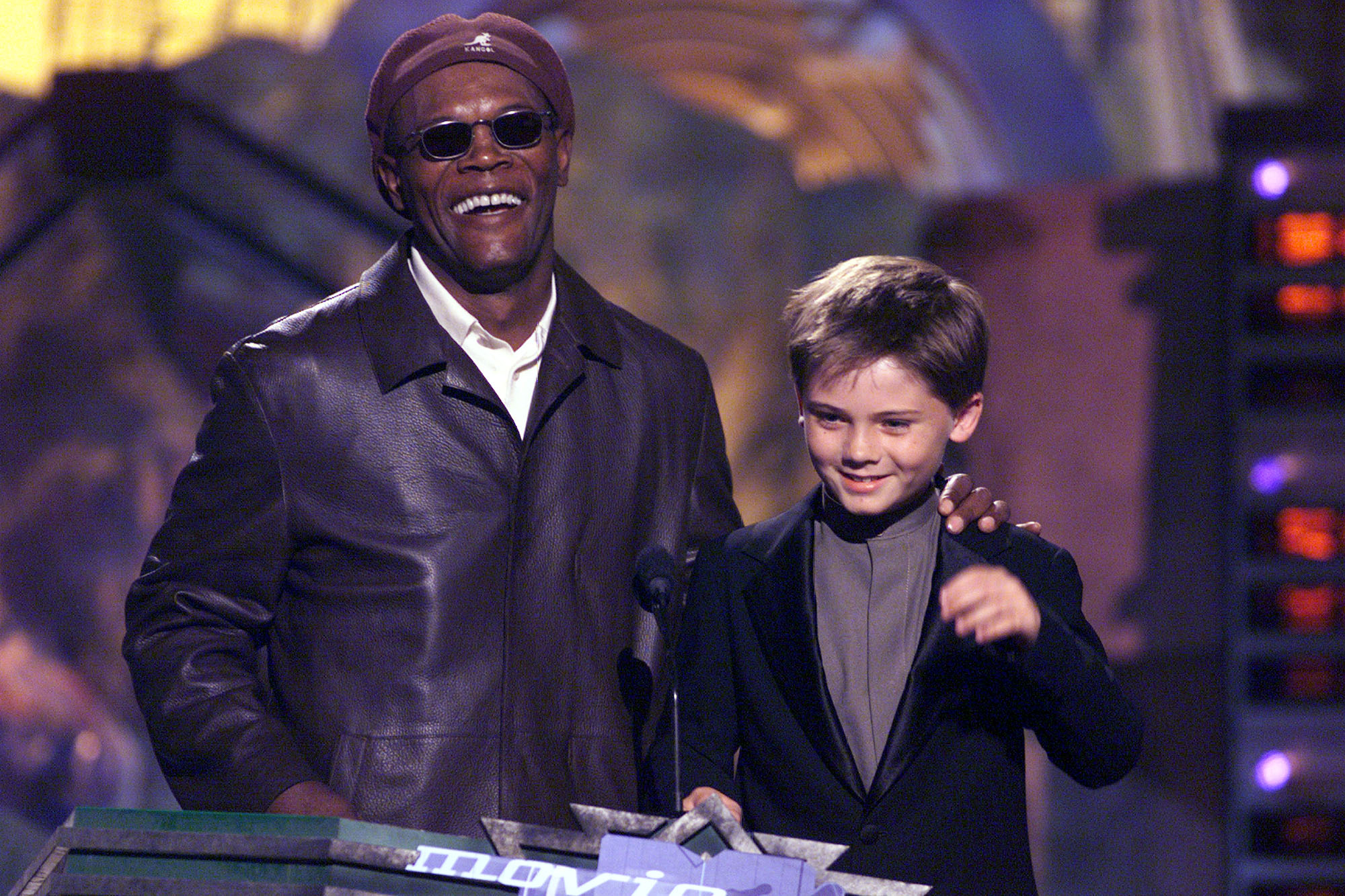 Presenters Samuel L. Jackson, and Jake Lloyd in Los Angeles, California, on June 5, 1999 | Source: Getty Images