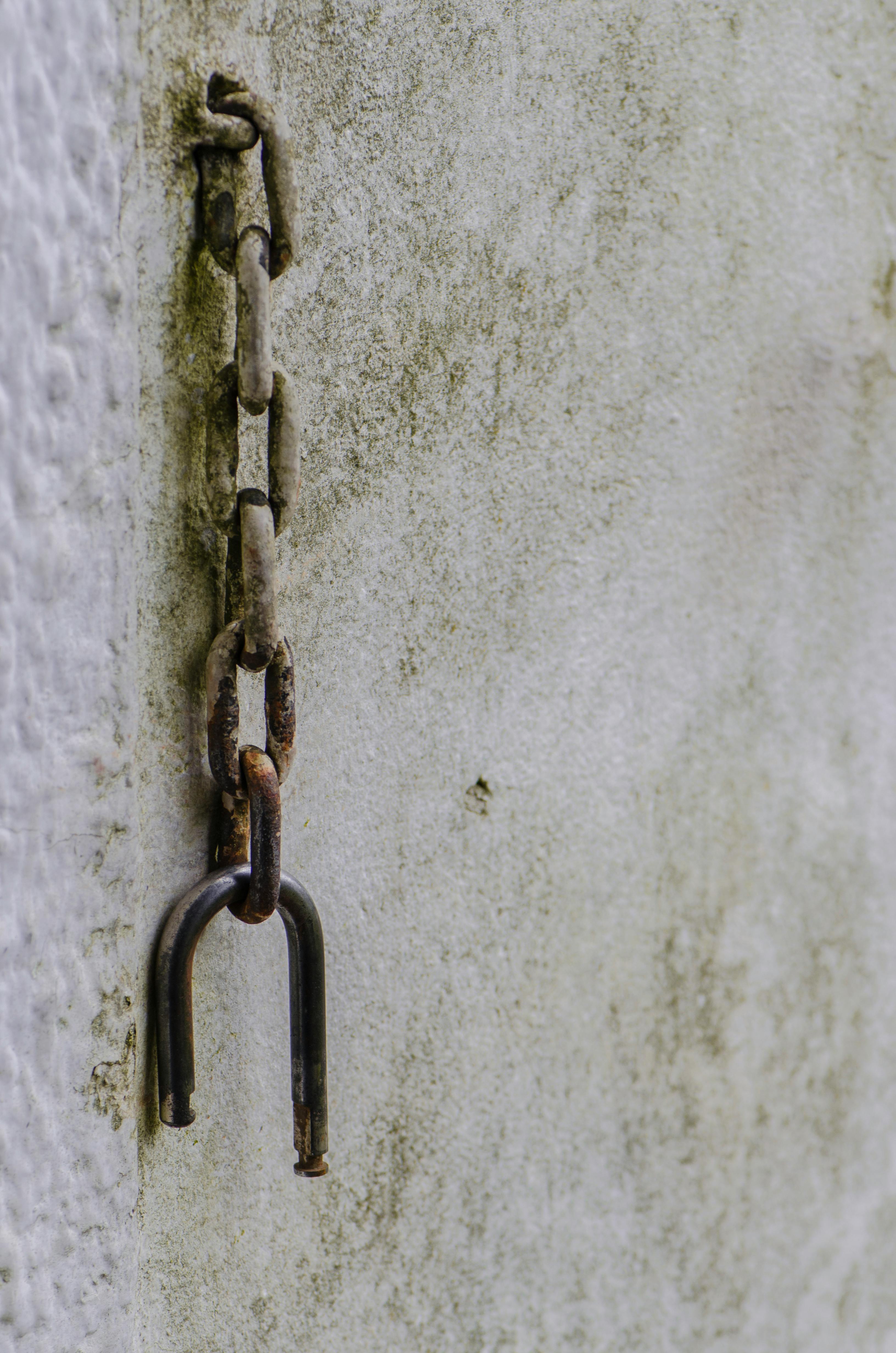 A broken chain | Source: Pexels
