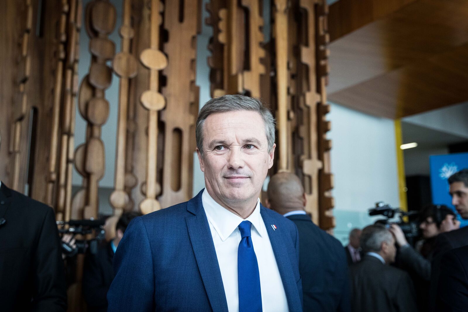 Nicolas Dupont Aignan assiste à un rassemblement de l'Association des maires de France (AMF) à la Maison de la Radio à Paris, France. | Photo : Getty : Images Nicolas Dupont Aignan assiste à un rassemblement de l'Association des maires de France (AMF) à la Maison de la Radio à Paris, France. | Photo : Getty : Images