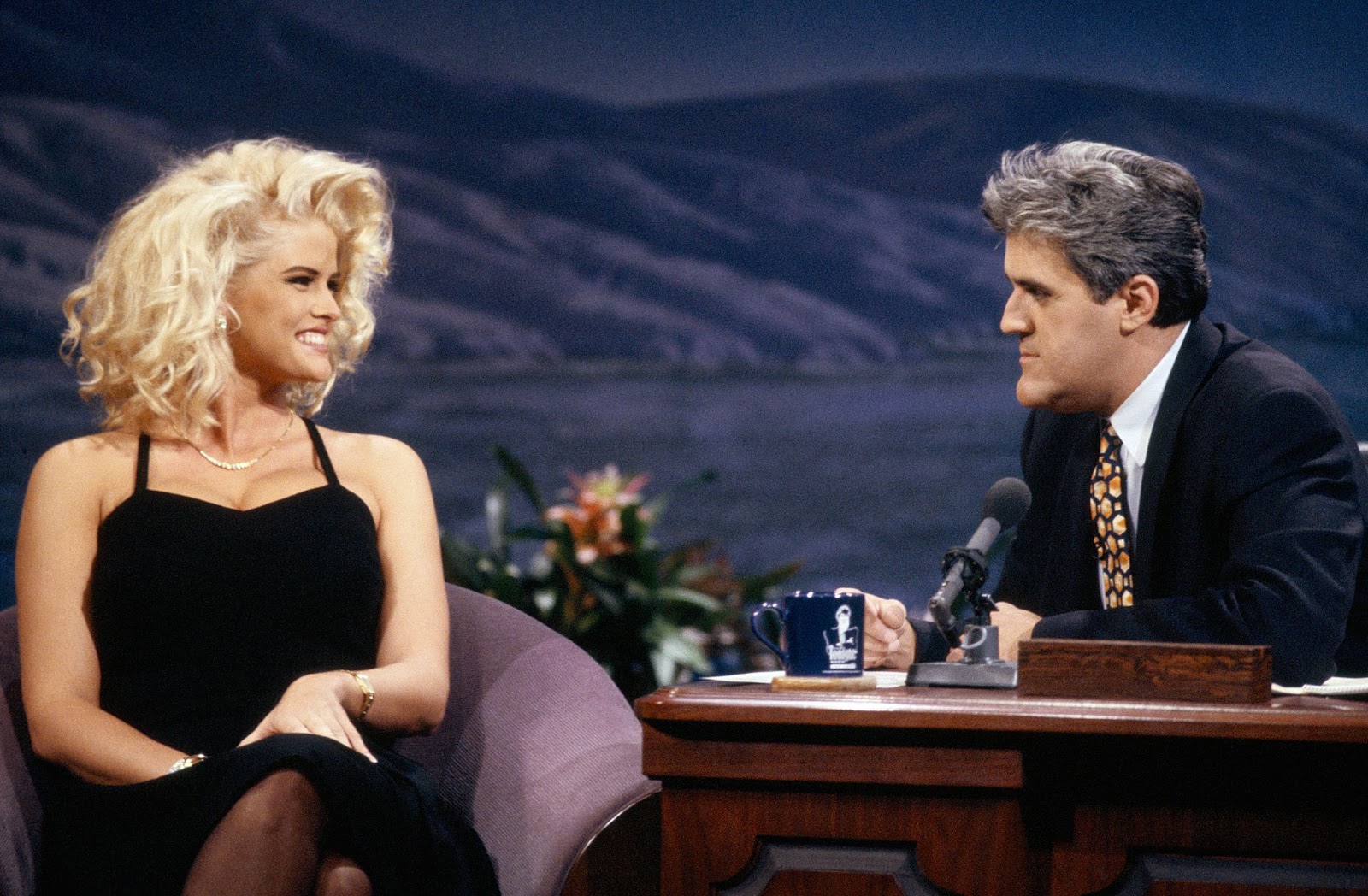 Anna Nicole Smith on "The Tonight Show with Jay Leno" in 1992. | Source: Getty Images