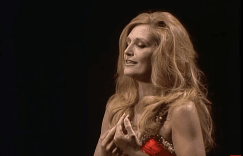 La chanteuse Dalida | Photo : Youtube / RTS - Radio Télévision Suisse