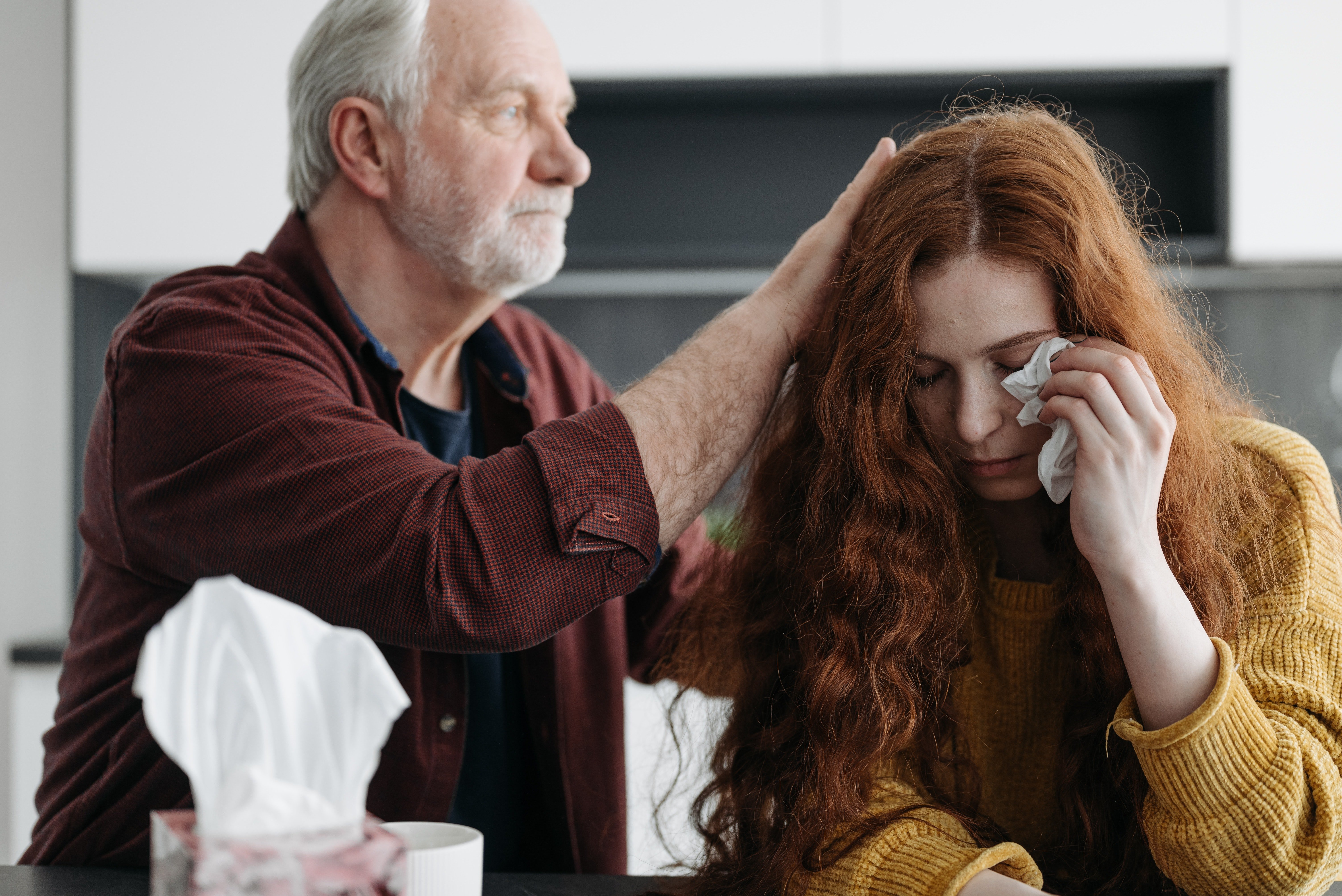 Nicole was in tears when her father forgave her. | Source: Pexels