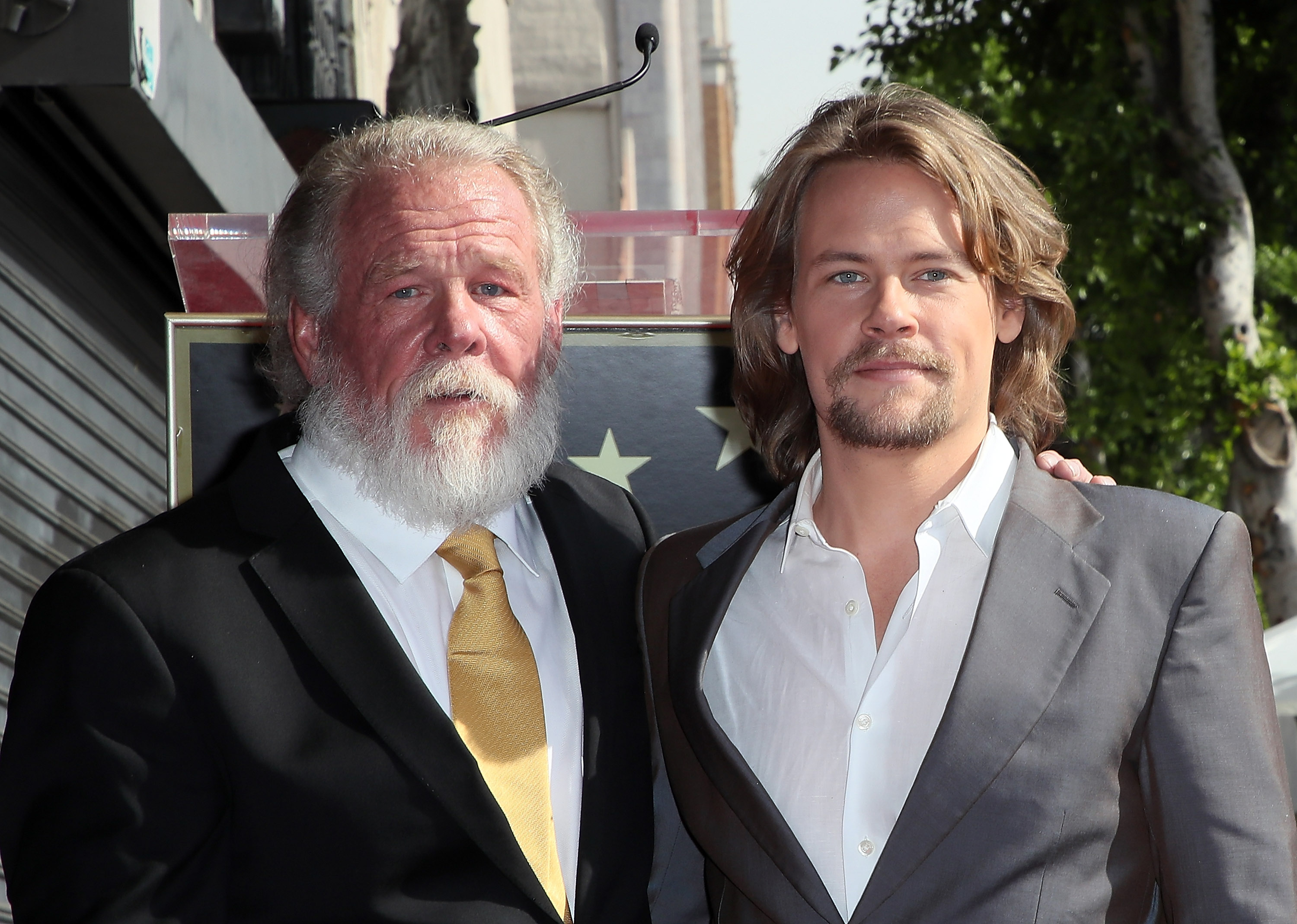 Nick Nolte (L) and Brawley Nolte in Hollywood, California on November 20, 2017 | Source: Getty Images