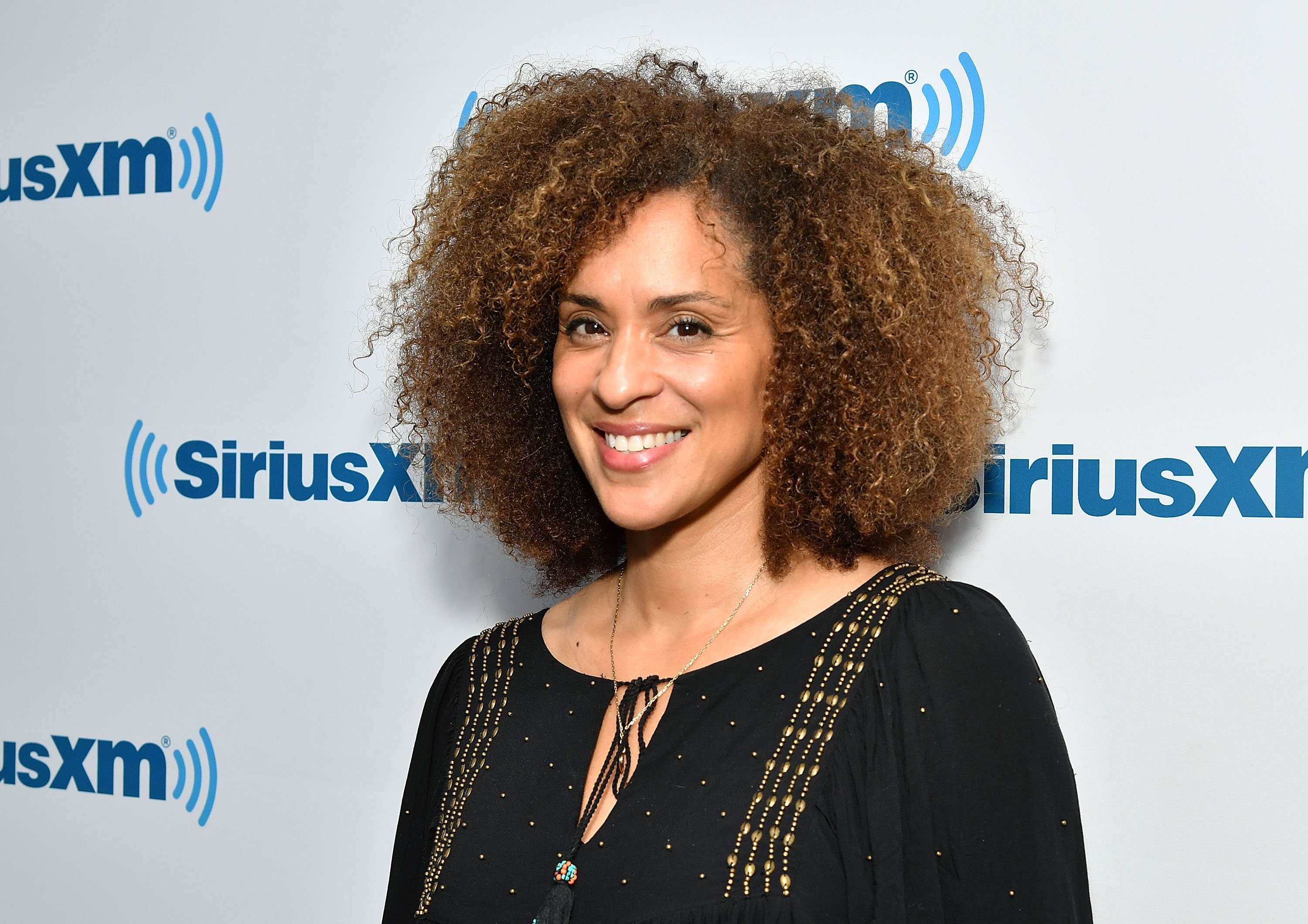 Actress Karyn Parsons visits SiriusXM Studios on June 1, 2017. | Source: GettyImages/Global Images of Ukraine