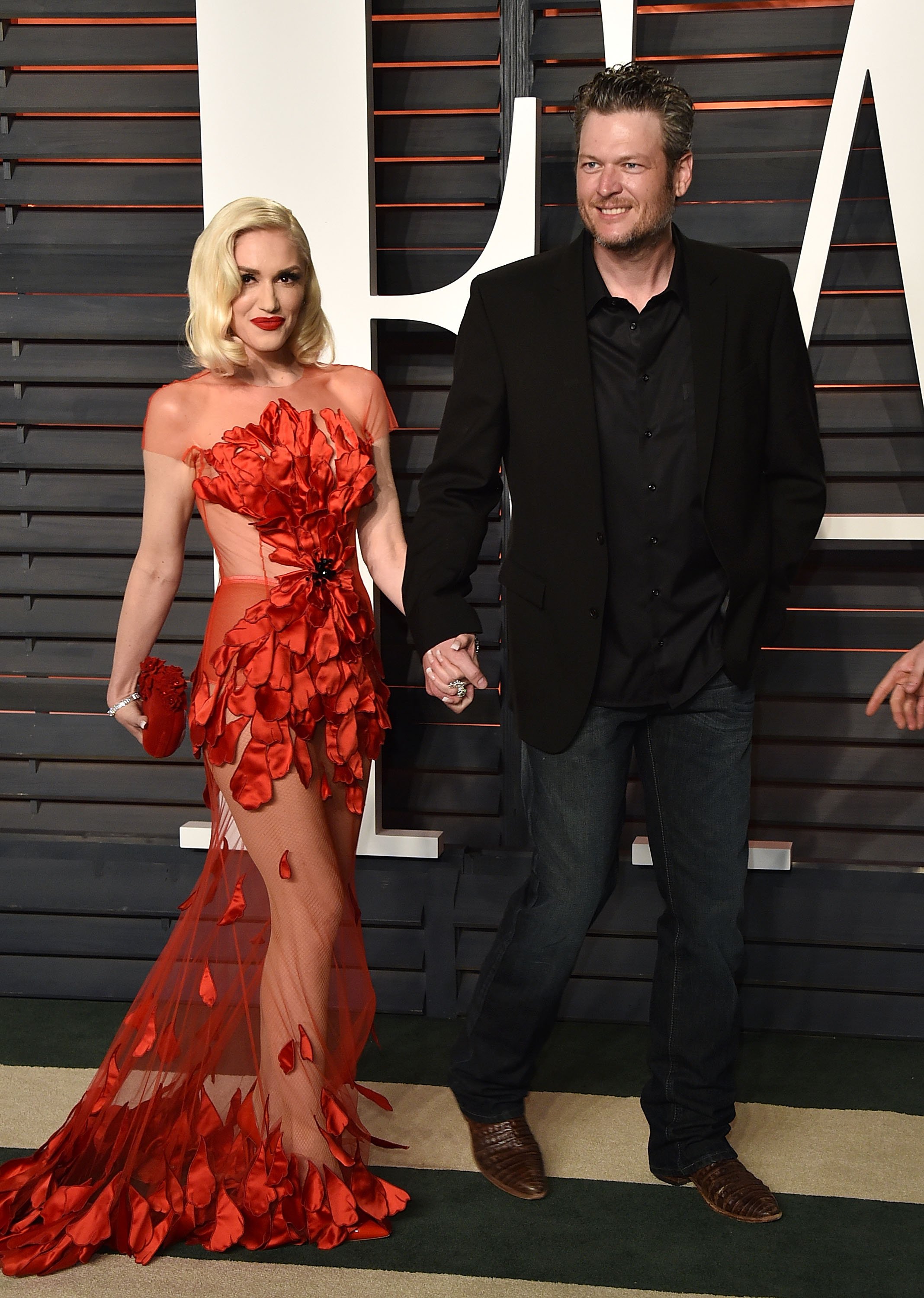 Gwen Stefani and Blake Shelton at the 2016 Vanity Fair Oscar Party on February 28, 2016 in Beverly Hills, California | Source: Getty Images