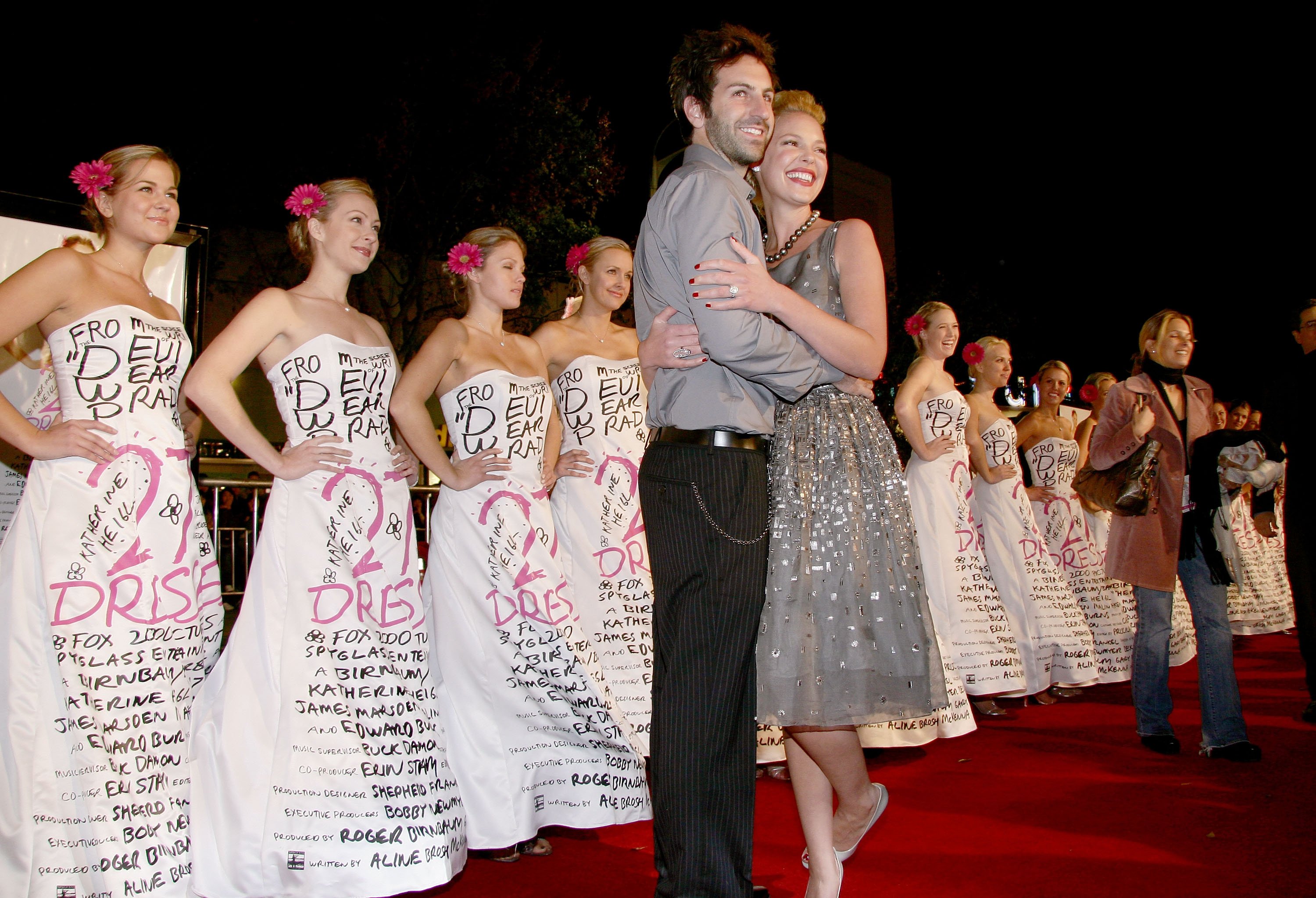 Actress Katherine Heigl (R) and husband Josh Kelley at the premiere of "27 Dresses" held at the Mann Village on January 7, 2008, in Los Angeles, California. | Source: Getty Images