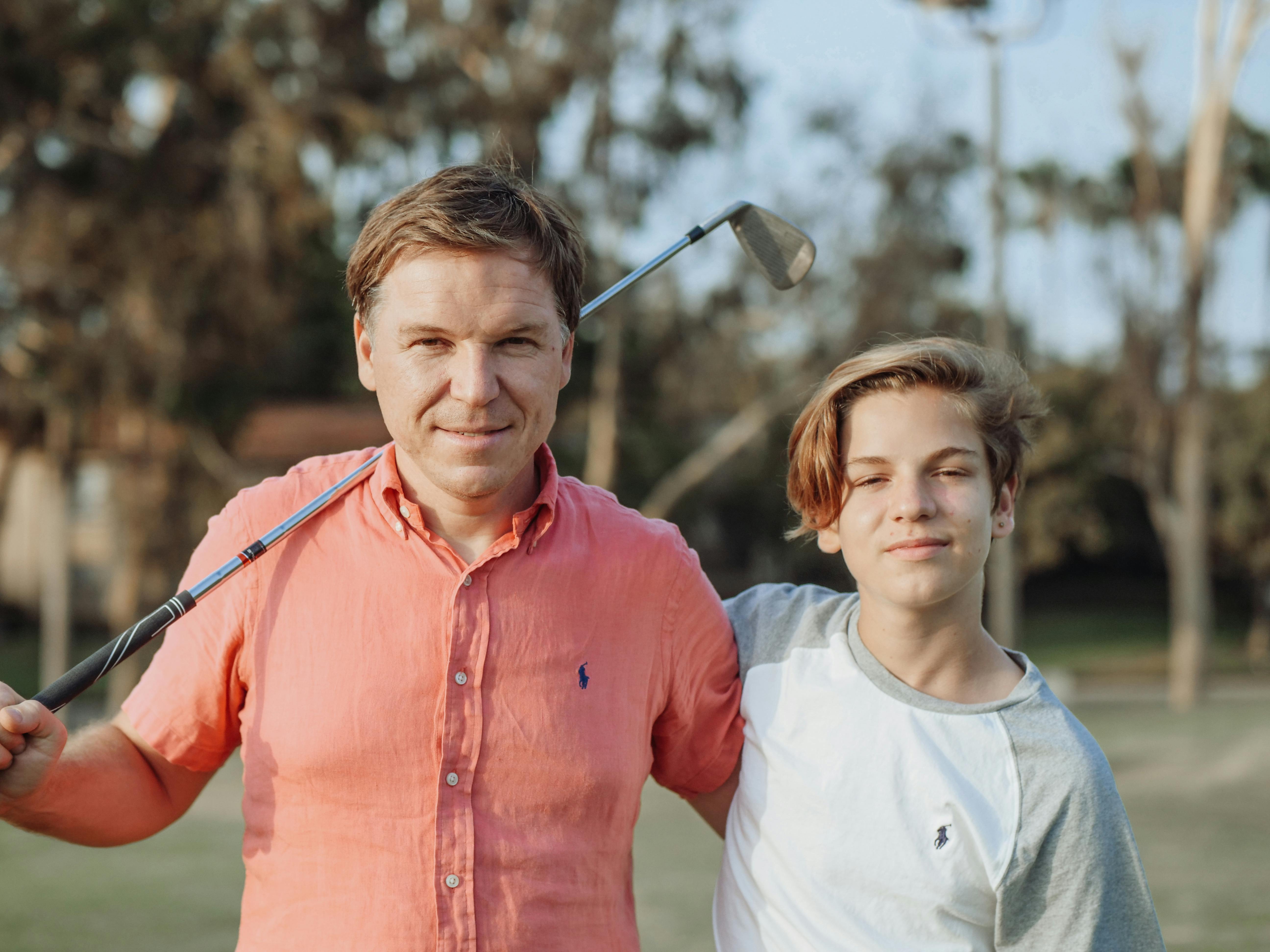 Father and teenage son | Source: Pexels