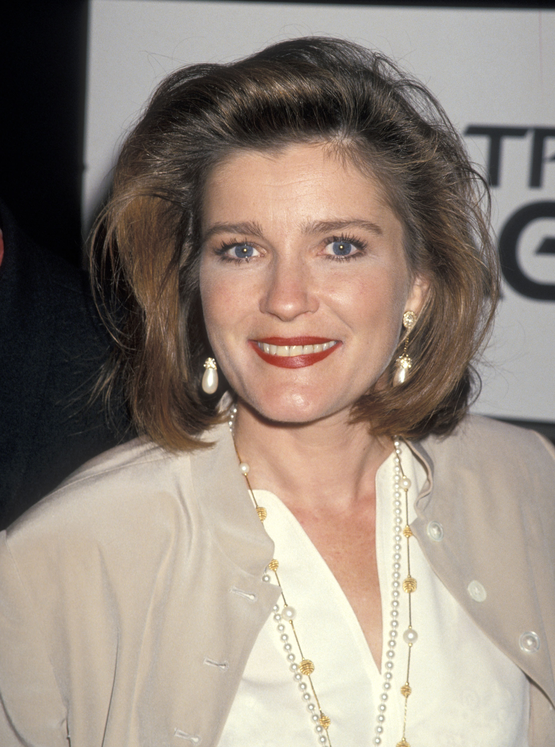 The actress attends a press conference on January 16, 1995 | Source: Getty Images