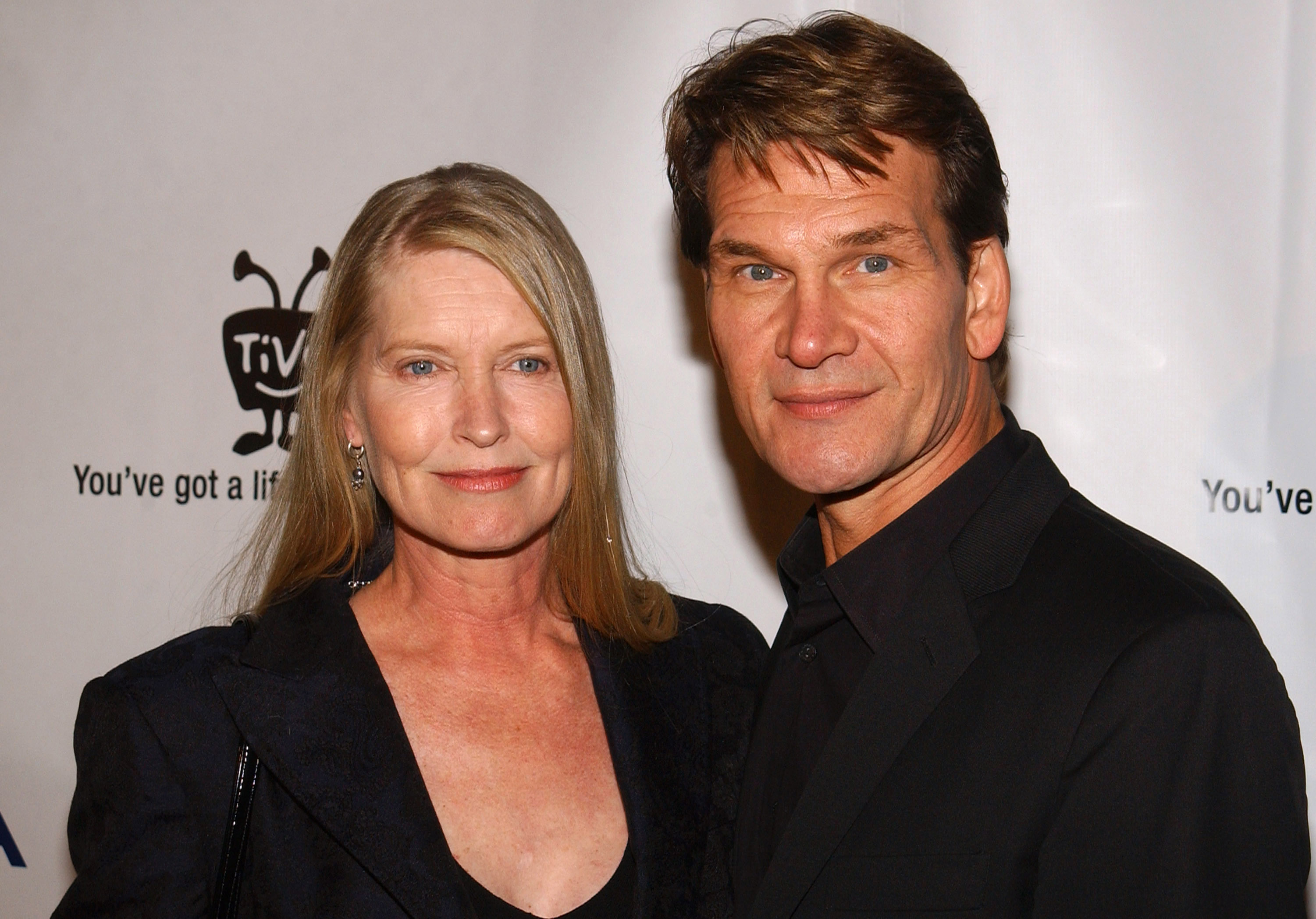 Lisa Niemi and Patrick Swayze during Oceana's Partners Awards Gala at Esquire House in Beverly Hills, California in 2004 | Source: Getty Images