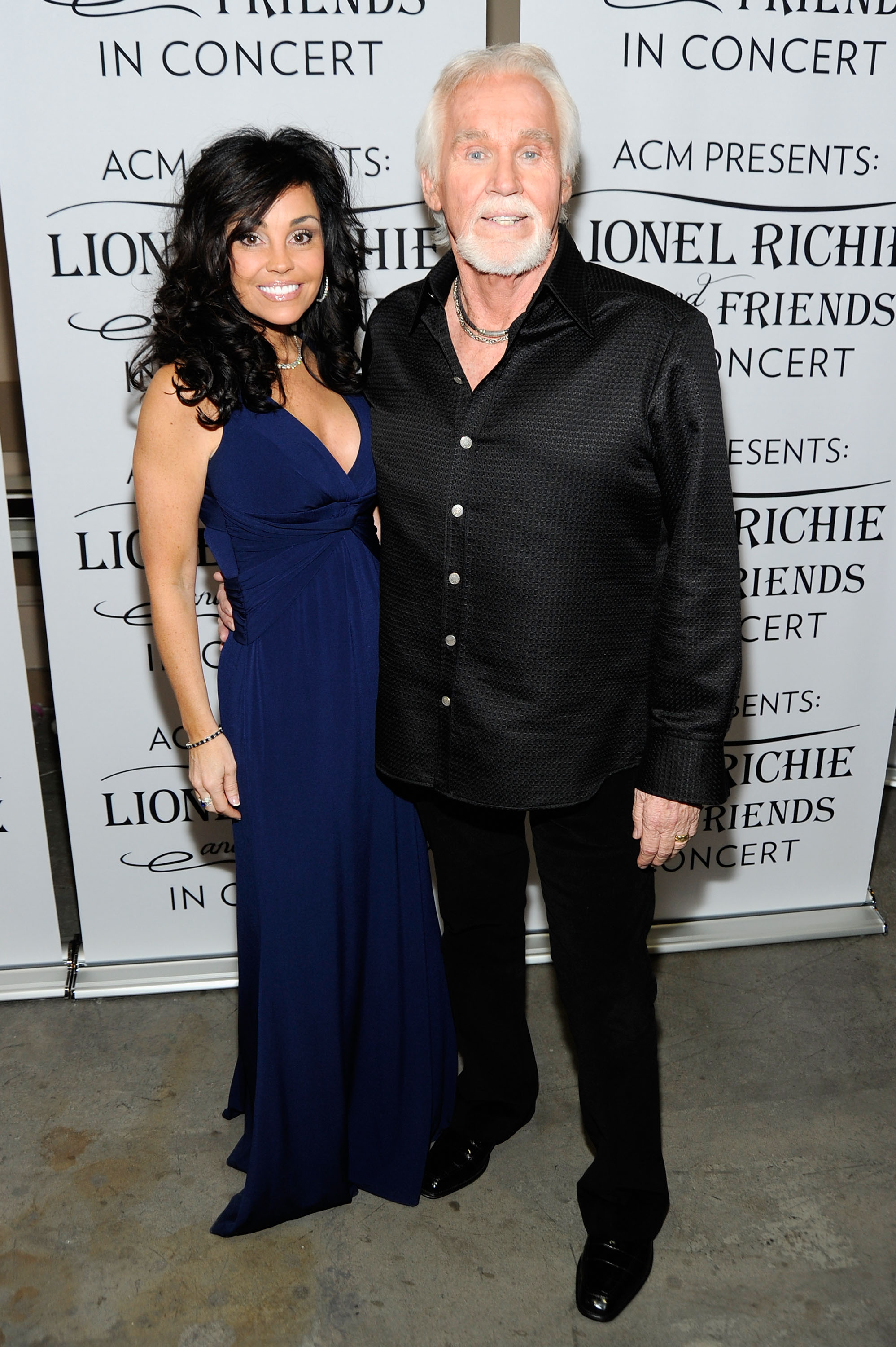 Wanda Miller and Kenny Rogers at the Lionel Richie and Friends in Concert at the MGM Grand Garden Arena on April 2, 2012, in Las Vegas, Nevada. | Source: Getty Images