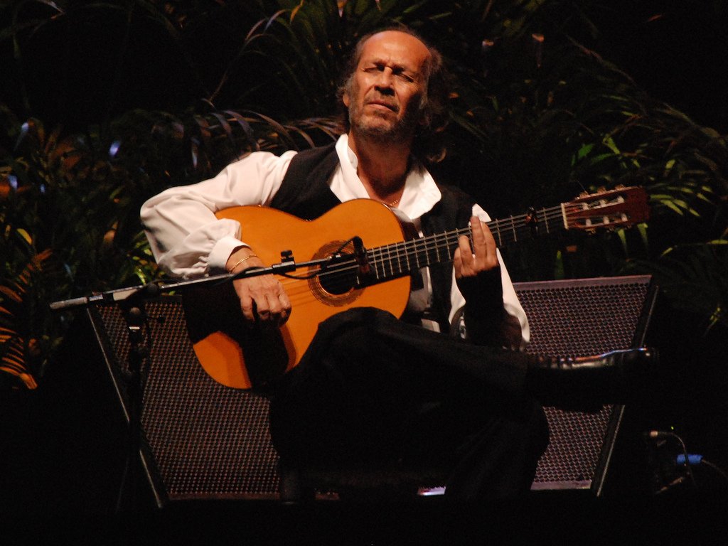 Paco de Lucía en el Málaga Flamenco Festival en septiembre de 2007. | Foto: montuno, Paco de Lucia 2, CC BY-SA 2.0, Wikimedia Commons Images Paco de Lucía en el Málaga Flamenco Festival en septiembre de 2007. | Foto: montuno, Paco de Lucia 2, CC BY-SA 2.0, Wikimedia Commons Images