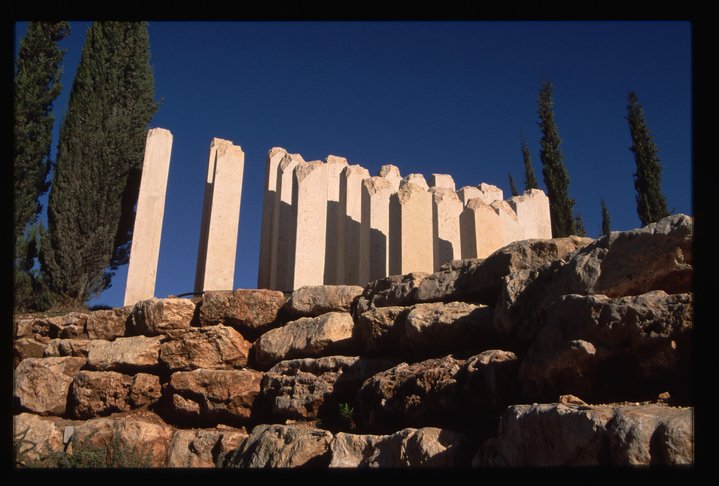 Holocaust memorial site. | Photo: Getty Images