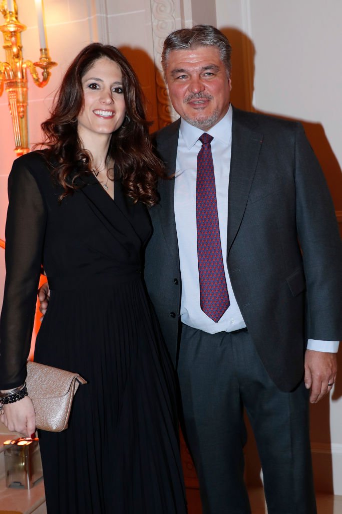David Douillet et son épouse Vanessa Carrara assistent au Gala de bienfaisance «Stethos d'Or 2019» de la Fondation pour la recherche physiologique le 11 mars 2019 à Paris, France. | Photo : Getty Images