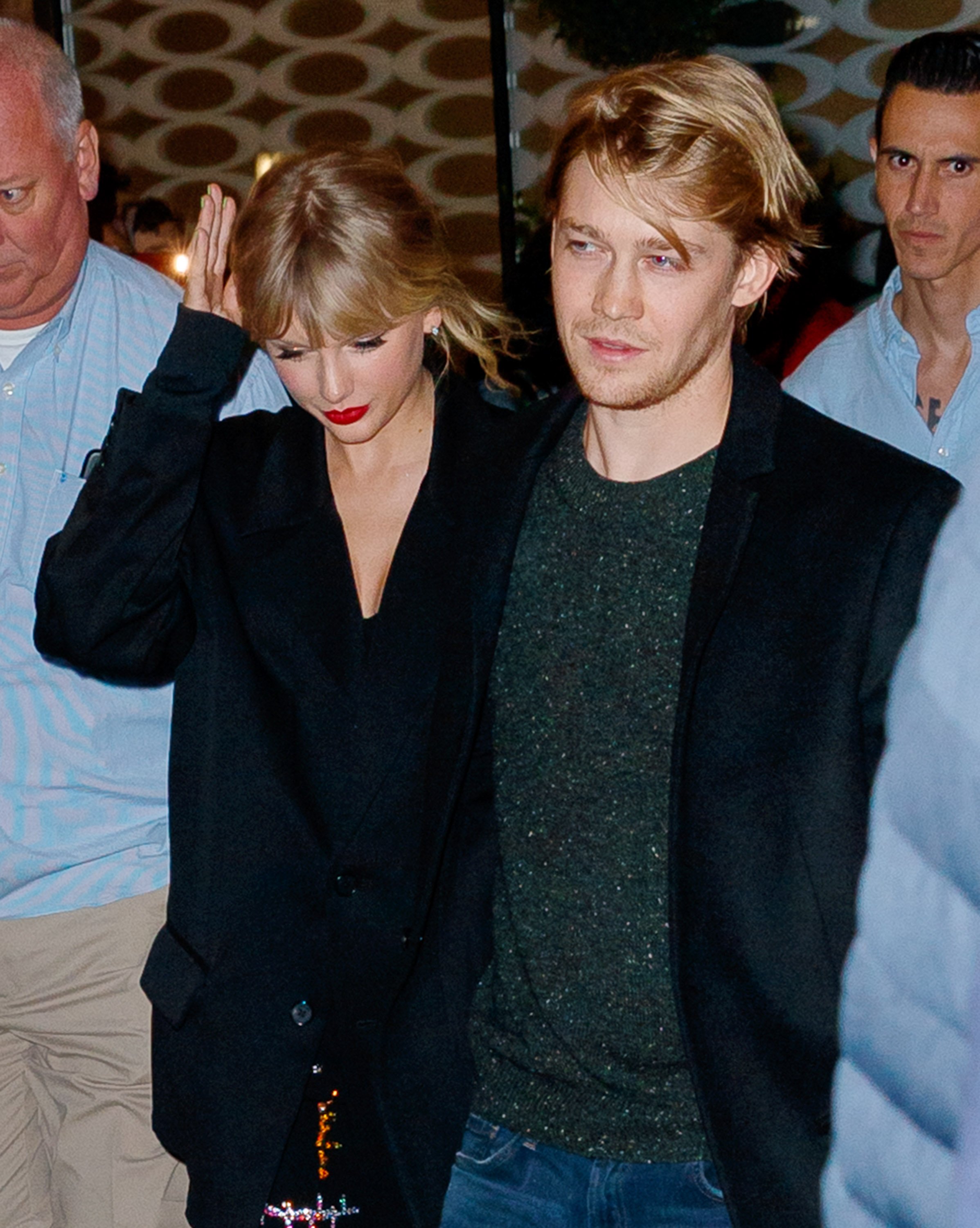 Taylor Swift and Joe Alwyn depart Zuma on October 6, 2019 in New York City. | Source: Getty Images