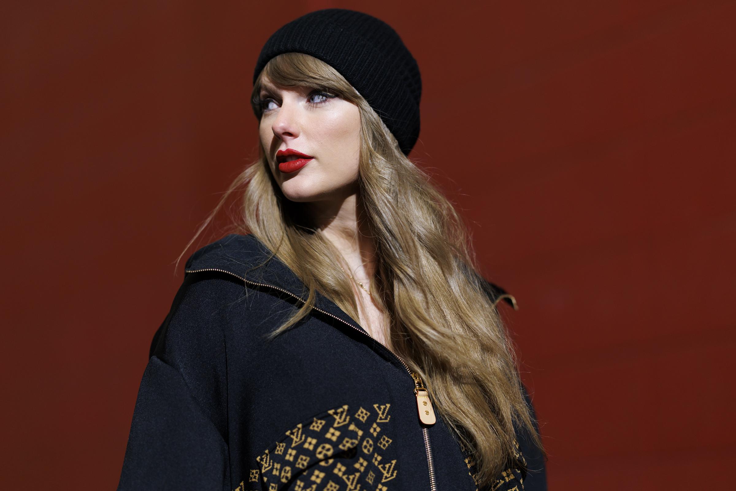 Taylor Swift arrives at Arrowhead Stadium in Louis Vuitton attire for the AFC Championship game | Source: Getty Images