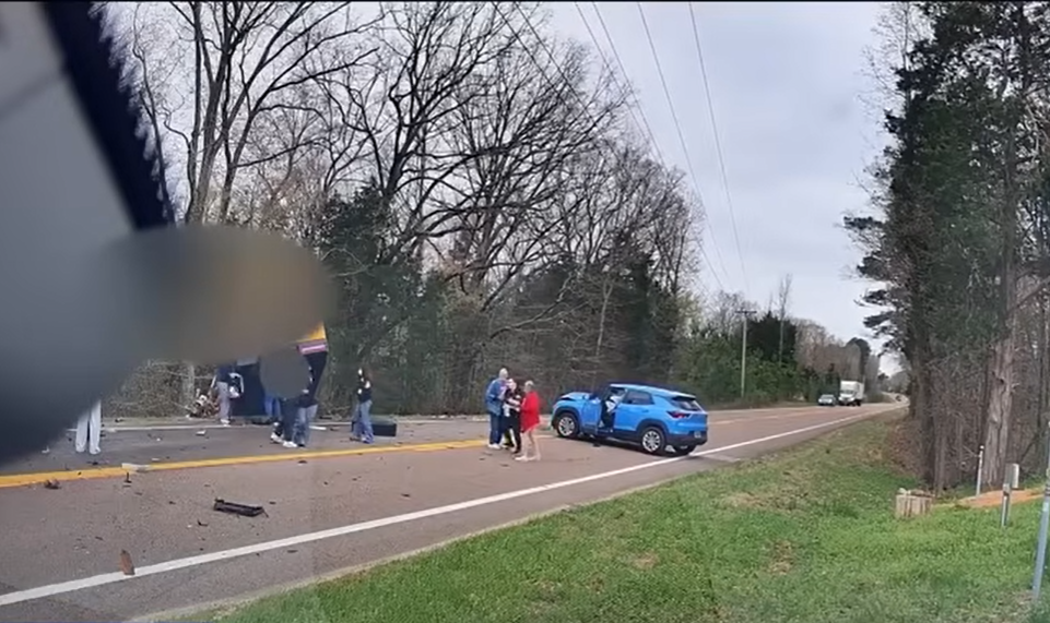 Xaviel Lugo and his wife, Rosalee work to pull students to safety  | Source: YouTube/@newschannel5
