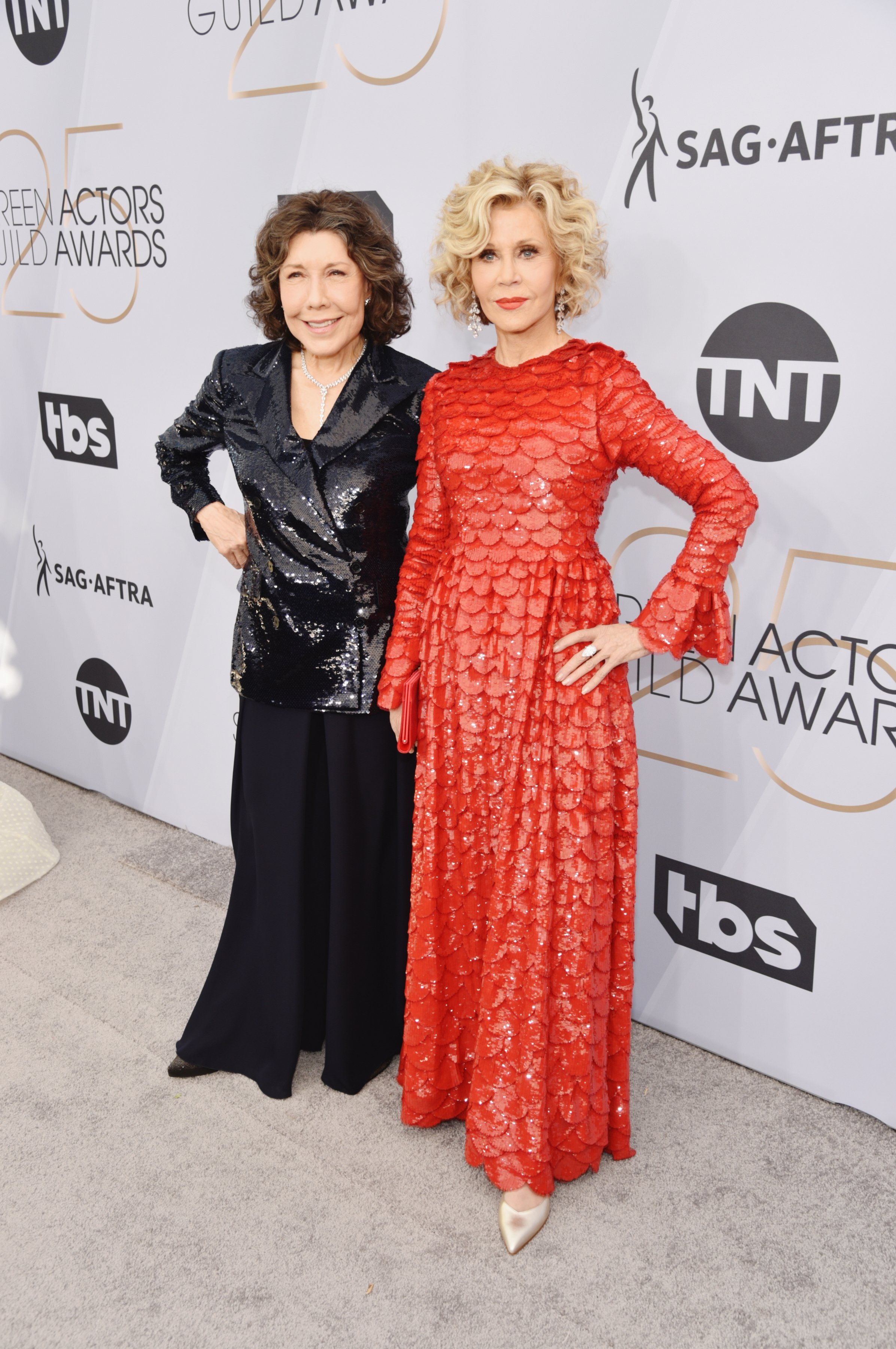 Lily Tomlin and Jane Fonda arrive at the 25th Annual Screen Actors Guild Awards on January 27, 2019 | Photo: GettyImages 