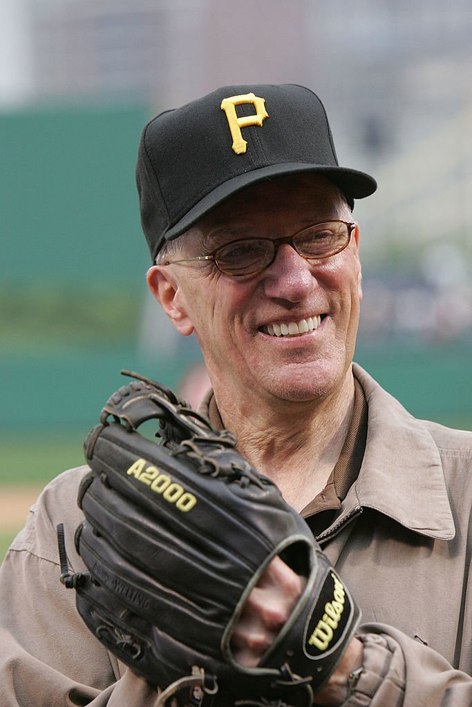 Mike "Doc" Emrick throws out the ceremonial first pitch prior to the game between the Pittsburgh Pirates and the Houston Astros on June 3, 2008 at the PNC Park | Photo: Getty Images