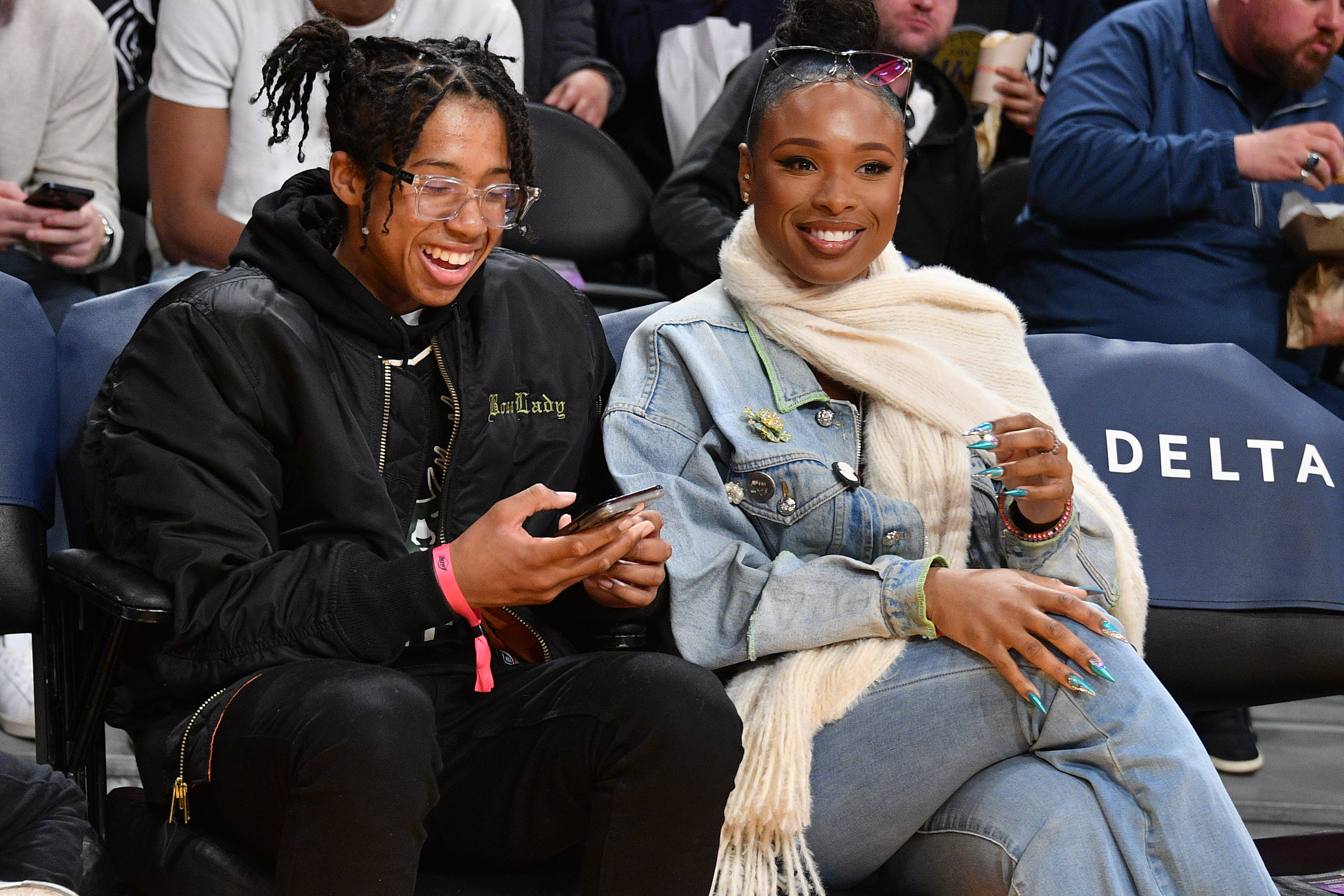 Jennifer Hudson and David Daniel Otunga Jr. attend a Los Angeles Lakers vs. Chicago Bulls game on March 26, 2023 | Source: Getty Images