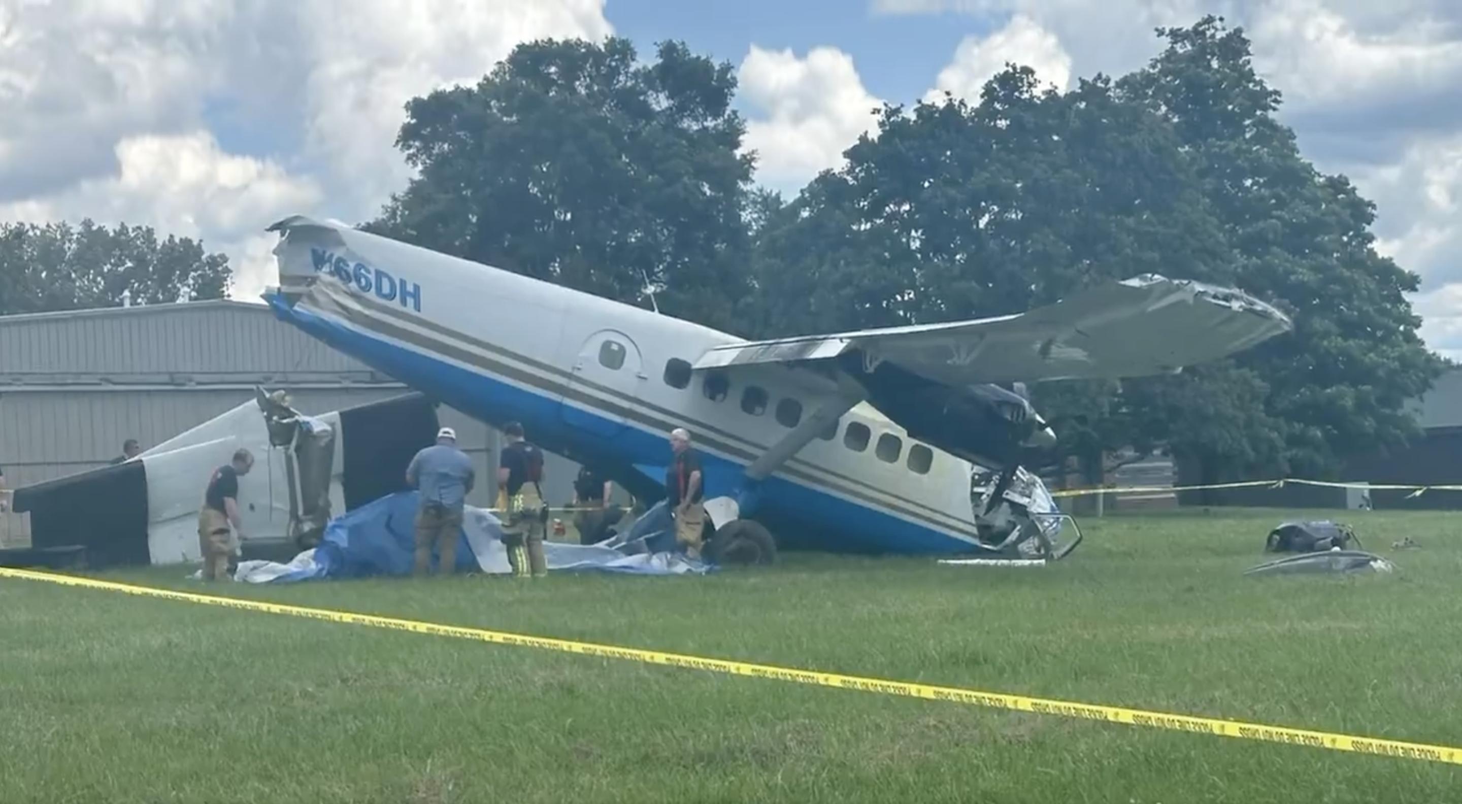A closer view shows the damaged DeHavilland DH-6 Twin Otter with a severely crumpled tail and damage along the fuselage and wing, on June 8, 2025 | Source: x/TNHighwayPatrol