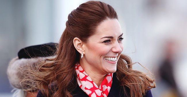 Kate Middleton Apologizes for Not Wearing a Pretty Dress as Little Girl ...