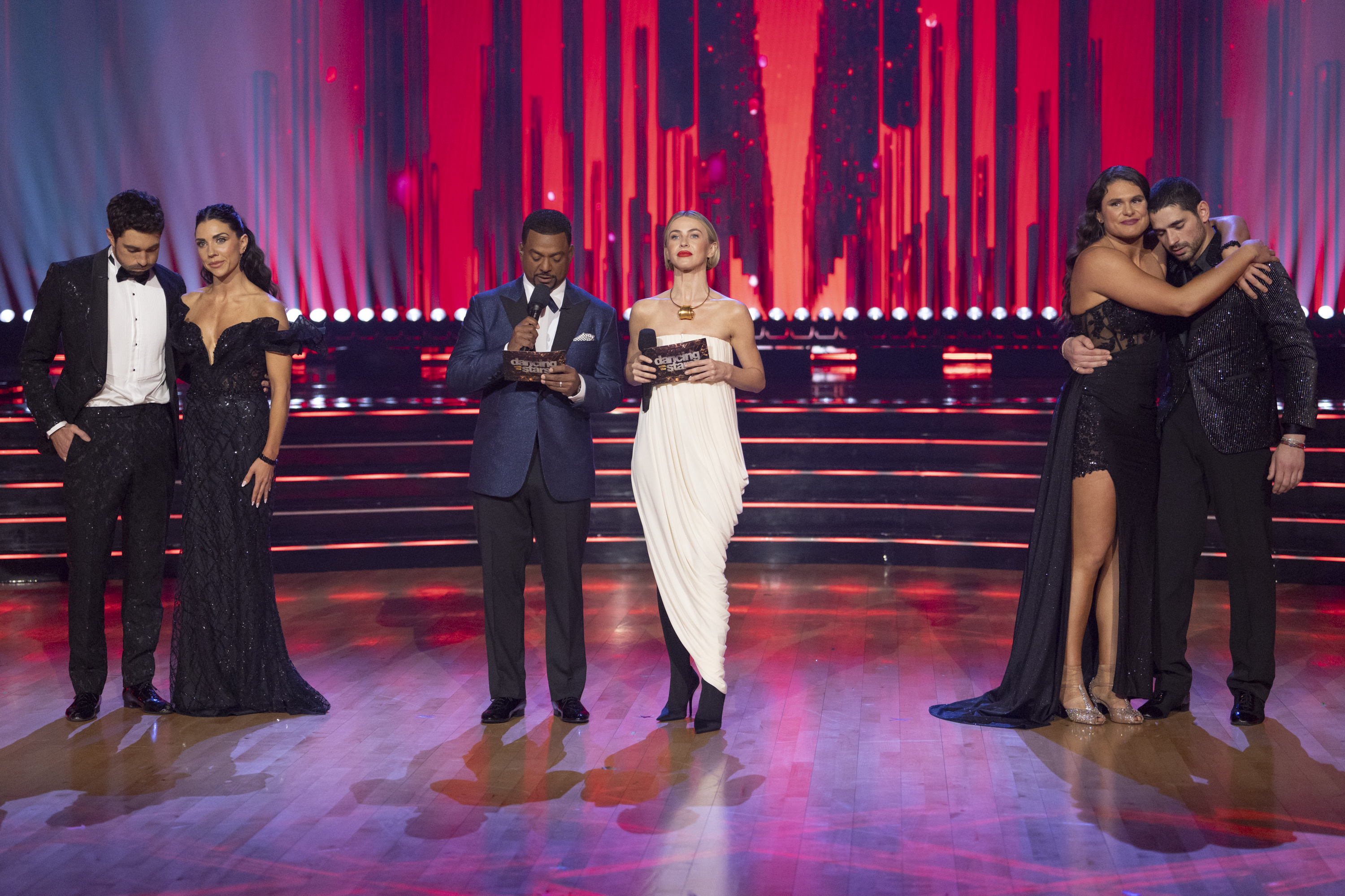 Joey Graziandei Jenna Johnson, Alfonso Ribiero, Julianne Hough, Ilona Maher, and Alan Bersten on "DWTS" on November 26, 2024 | Source: Getty Images