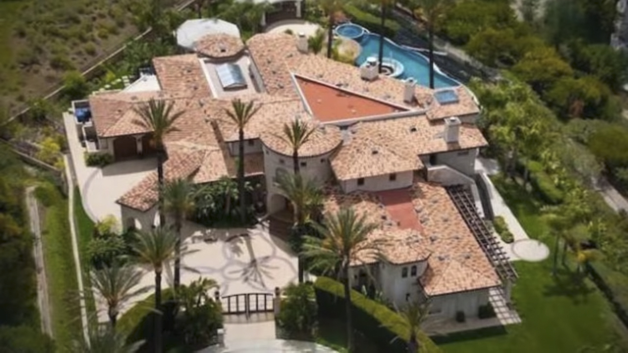 Top 10 Ridiculously Expensive Houses Of NBA Players