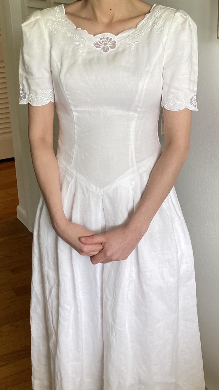 A Reddit user's wedding dress uploaded on the platform on July 7, 2021 | Source: Reddit/ThriftStoreHauls