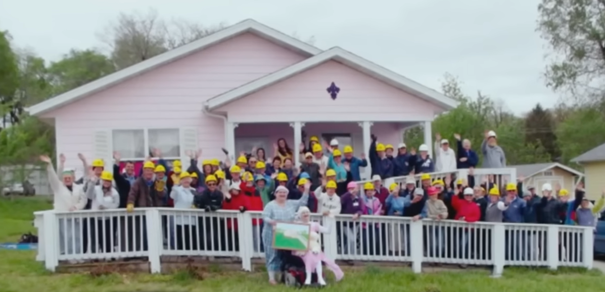 The pink house built for Dee Dee and Gypsy Rose Blanchard, from a video dated January 6, 2018 | Source: YouTube/@ABCNews