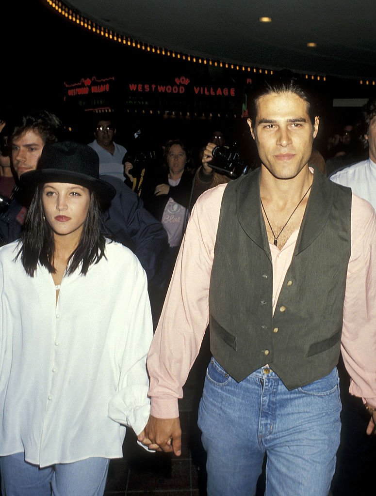 Lisa Marie Presley and Danny Keough attend the premiere of "The Naked Gun 2 1/2: The Smell of Fear" in Westwood, California on June 13, 1991 | Photo: Getty Images