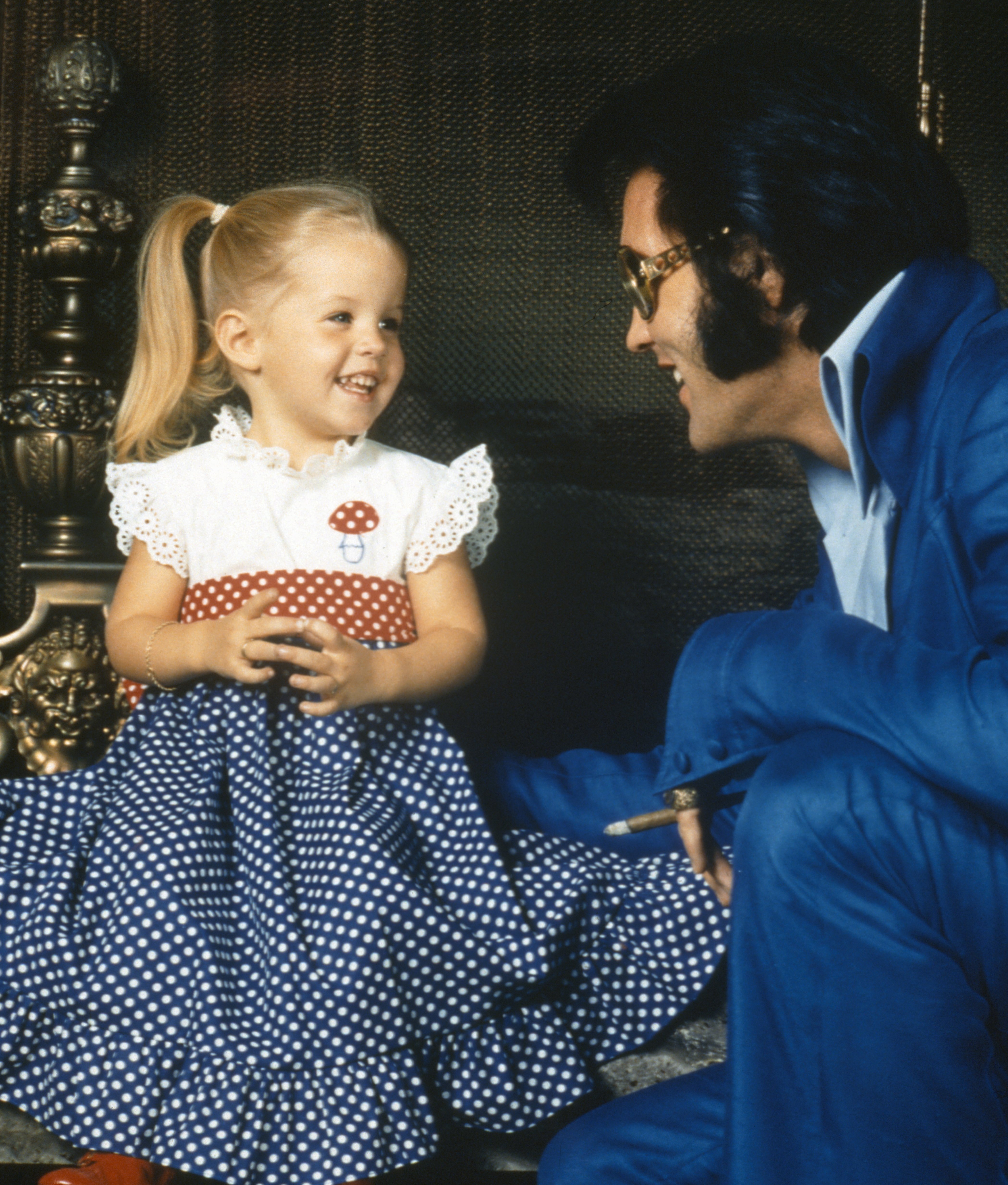 Elvis Presley with his daughter Lisa-Marie Presley in 1973 | Source: Getty Images