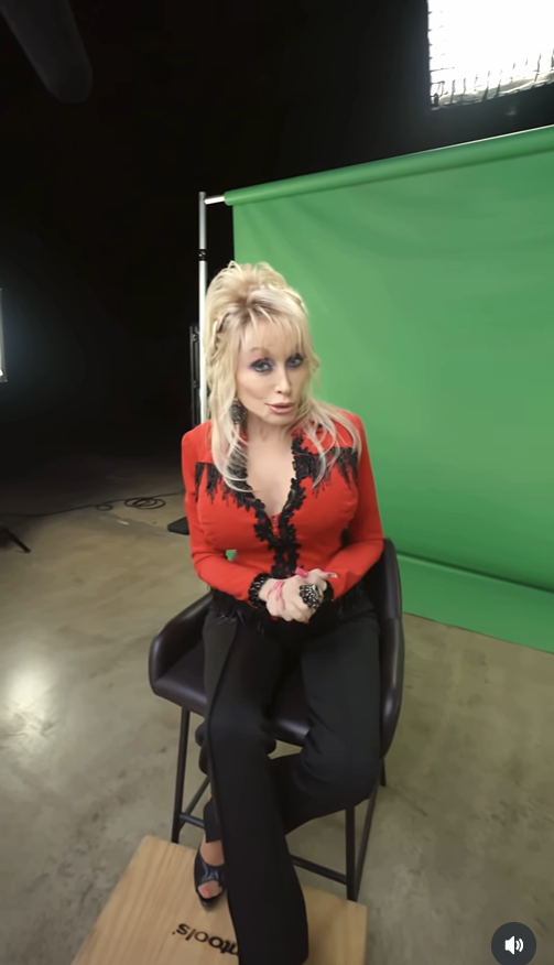 Dolly Parton has her hands clasped, from her video post dated October 8, 2025 | Source: Instagram/dollyparton