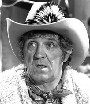 George Lindsey in 1982 in "Hee Haw" | Source: Wikimedia