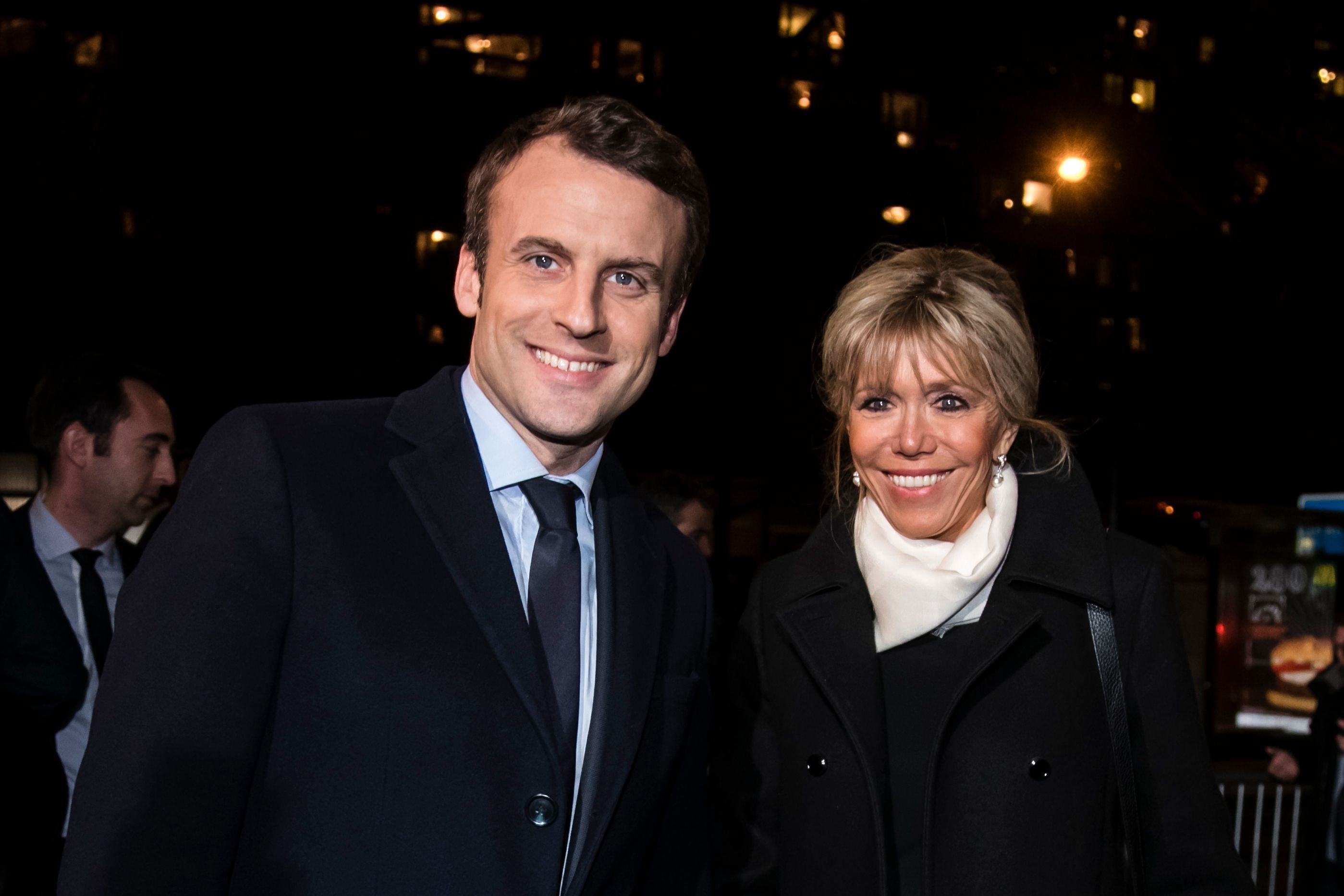 Emmanuel Macron et son épouse Brigitte Trogneux assistent au traditionnel dîner du Crif, le conseil représentatif des institutions juives de France à l'hôtel Pullman à Montparnasse le 22 février 2017 à Paris, France.  | Photo : Getty Images