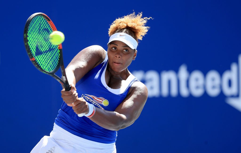 Taylor Townsend of the Philadelphia Freedoms returns a shot against the New York Empire during the semifinals of the World TeamTennis at The Greenbrier on August 01, 2020. | Photo: Getty Images