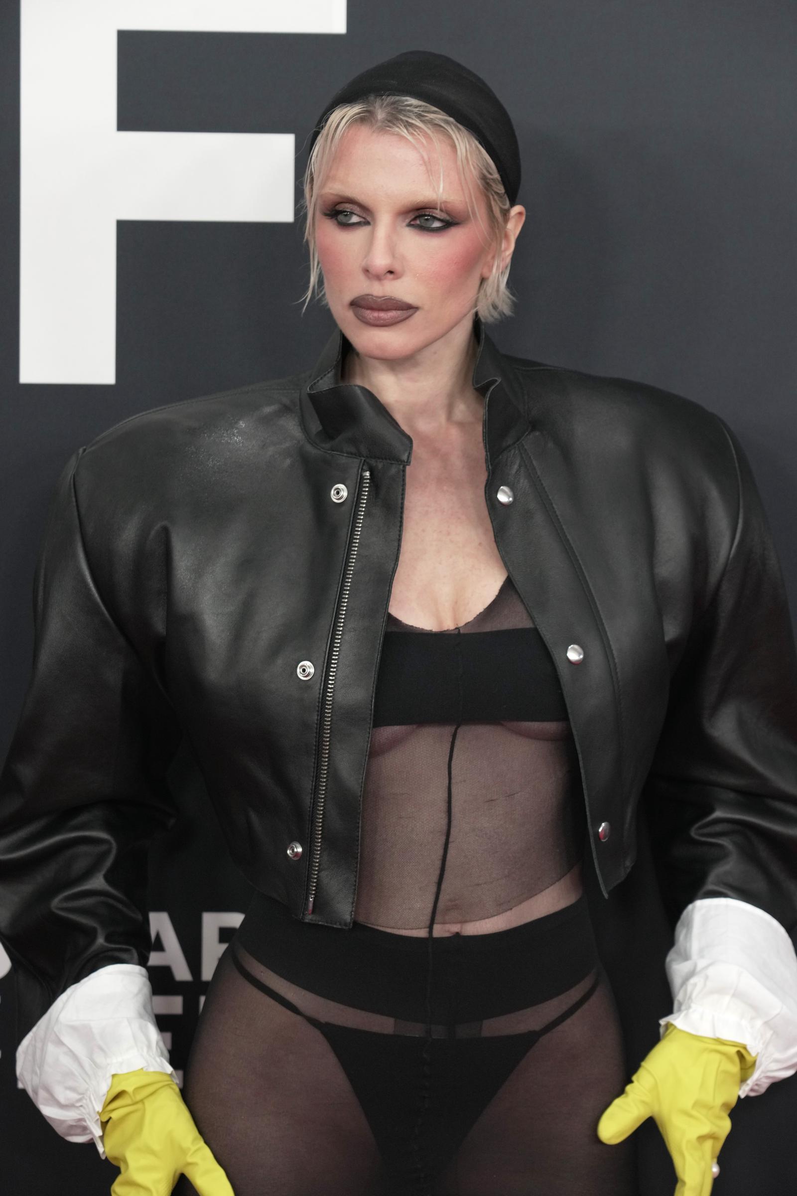 Julia Fox pictured at the 67th Annual Grammy Awards on February 2, 2025, in Los Angeles, California. | Source: Getty Images