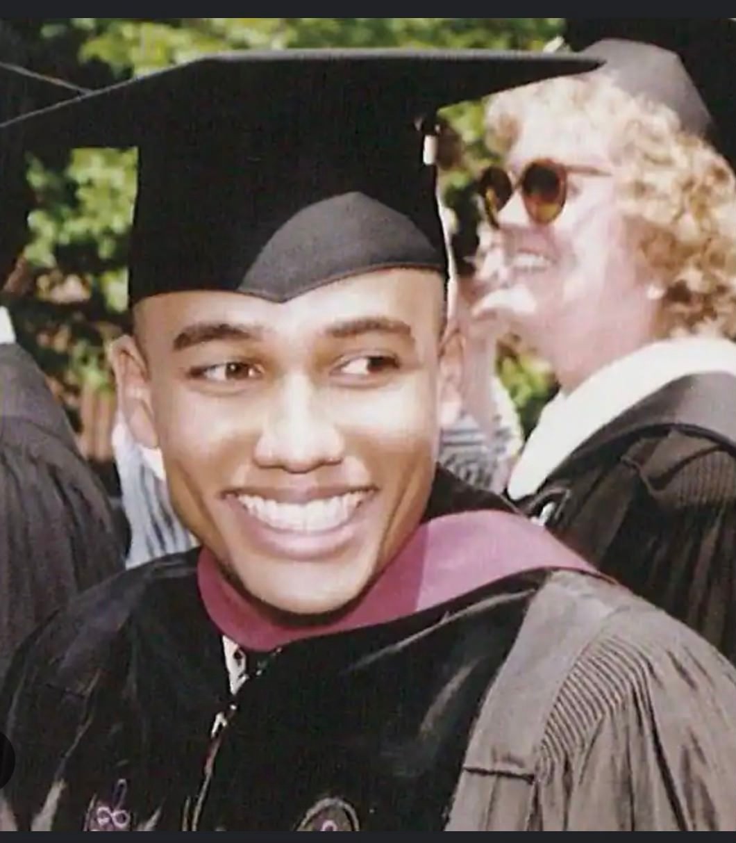 Beaming on graduation day at Harvard Law, years before his rise to TV fame, dated July 30, 2023 | Source: Instagram/hillharper