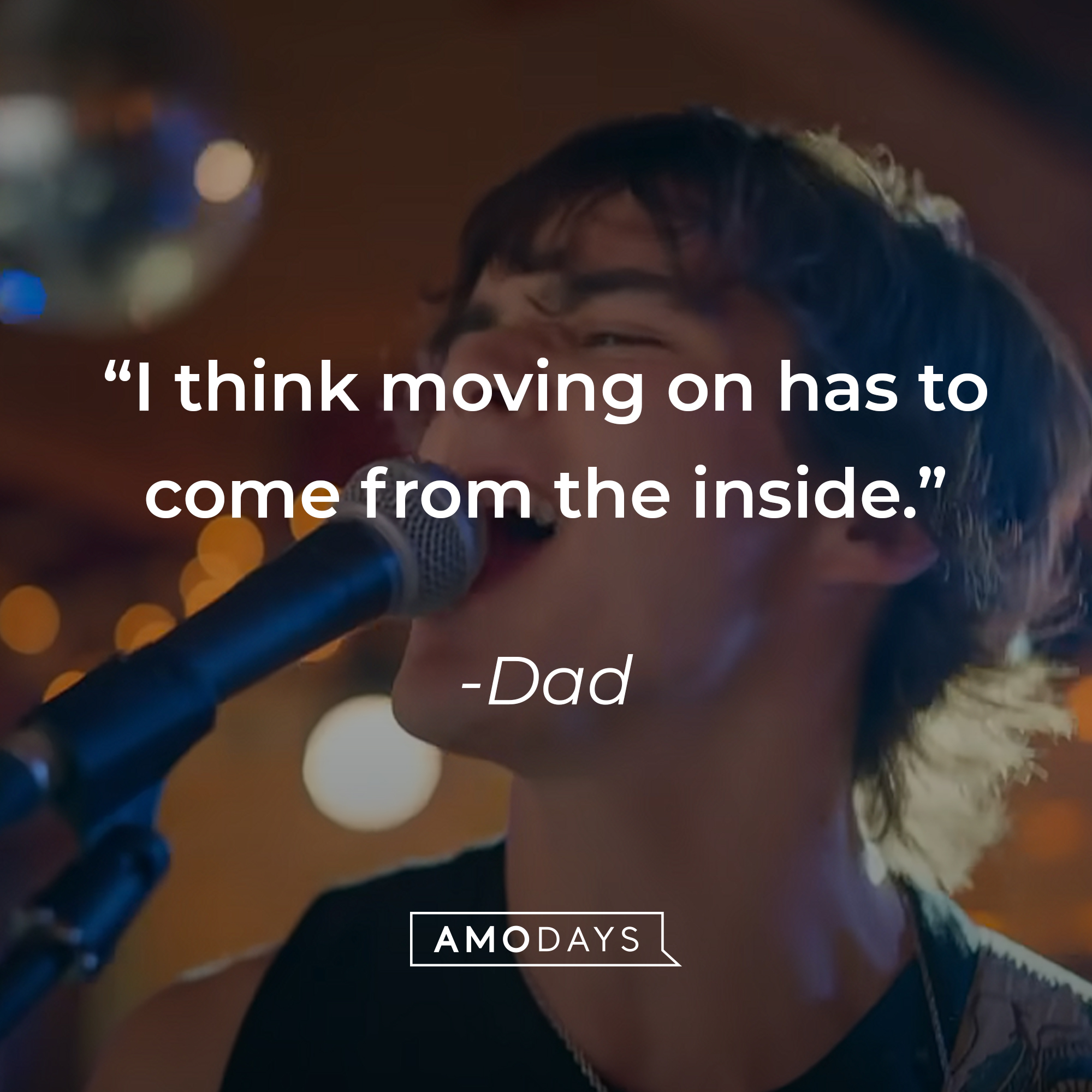 An image of Luke singing with Julia’s dad’s quote: “I think moving on has to come from the inside.” | Source: youtube.com/netflixafterschool