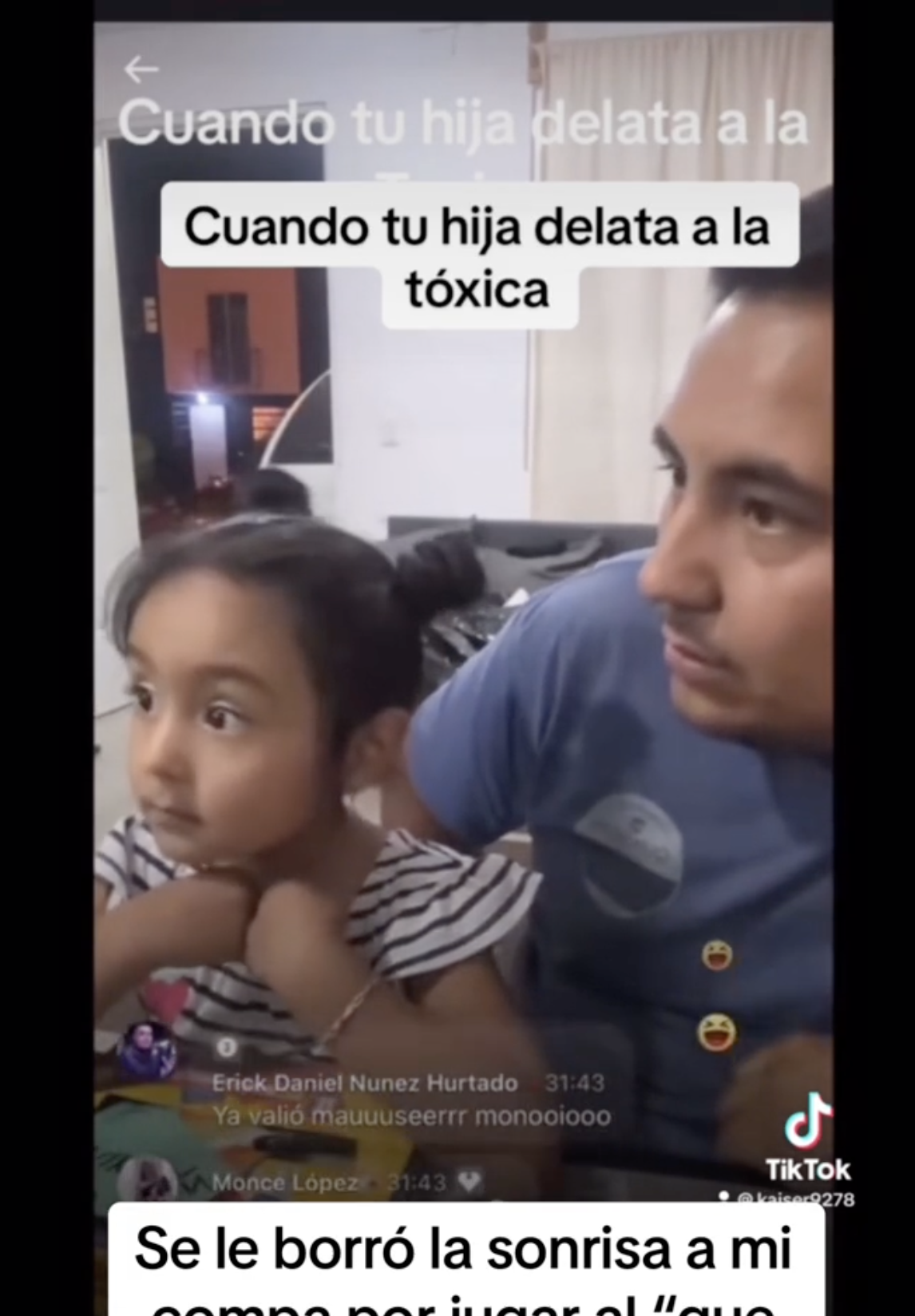 Das Vater-Tochter-Duo aus Mexiko ist darauf zu sehen, wie es die Mutter des Mädchens ansieht, die neben ihnen und von der Kamera weg sitzt. | Source: tiktok.com/@kaiser927