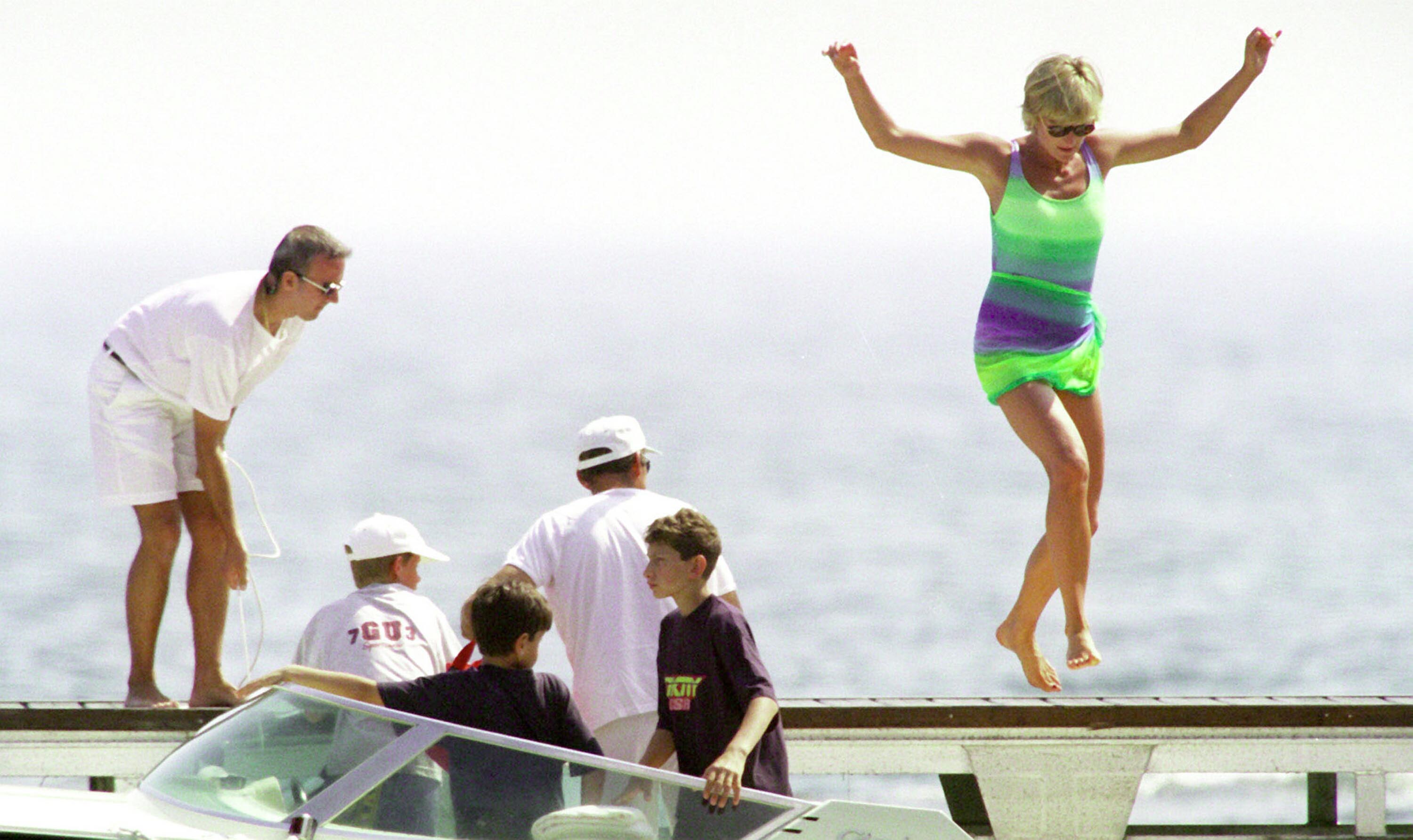 Diana, Princess of Wales during a vacation on July 17, 1997 in Saint Tropez, French Riviera | Source: Getty Images