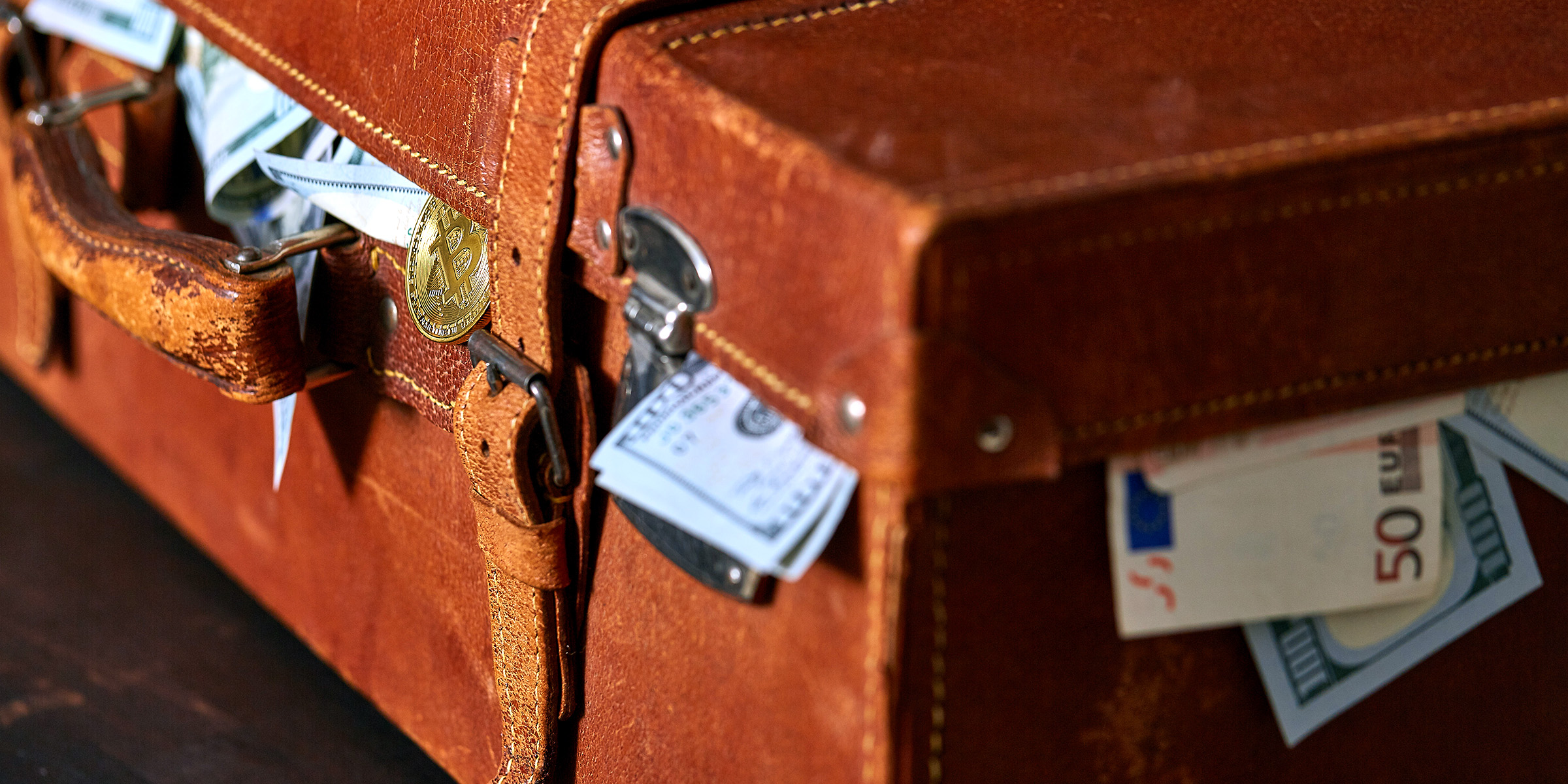 A suitcase full of money | Source: Shutterstock