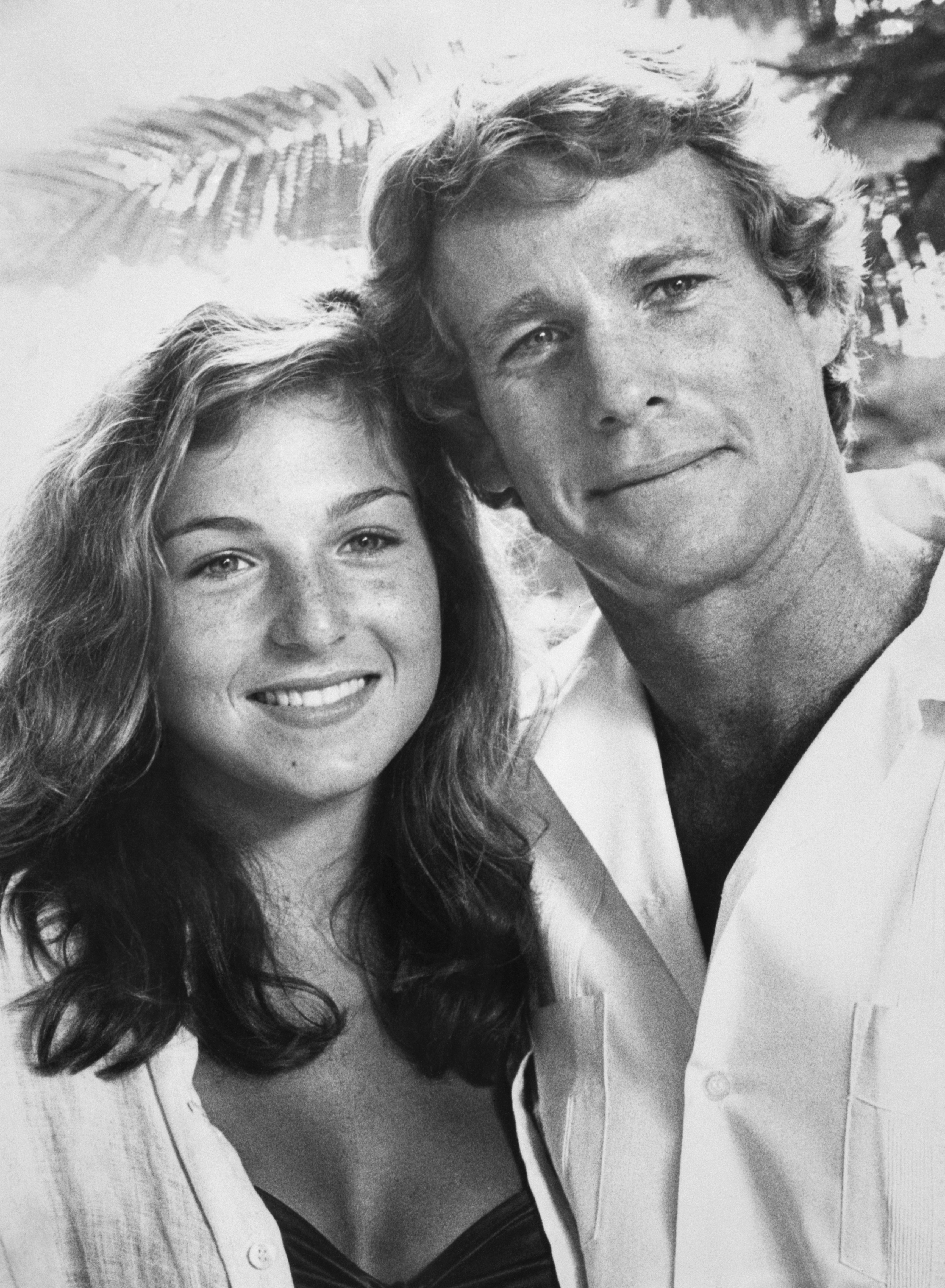Ryan O'Neal with his daughter Tatum in Mexico in 1980 | Source: Getty Images