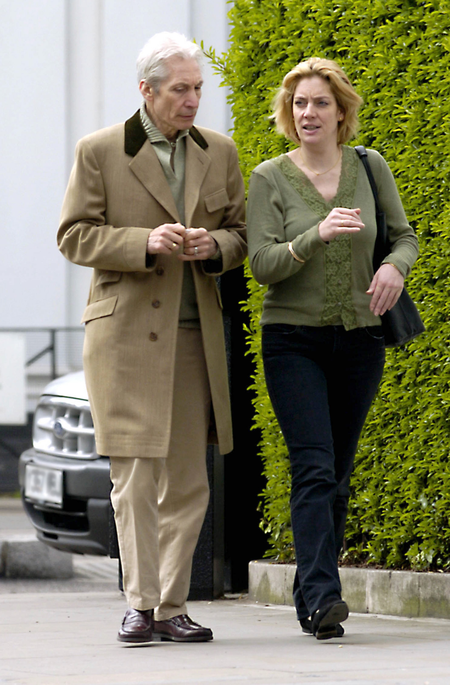 Charlie Watts and his daughter Seraphina stroll together along Fulham Road in London. | Source: Getty Images
