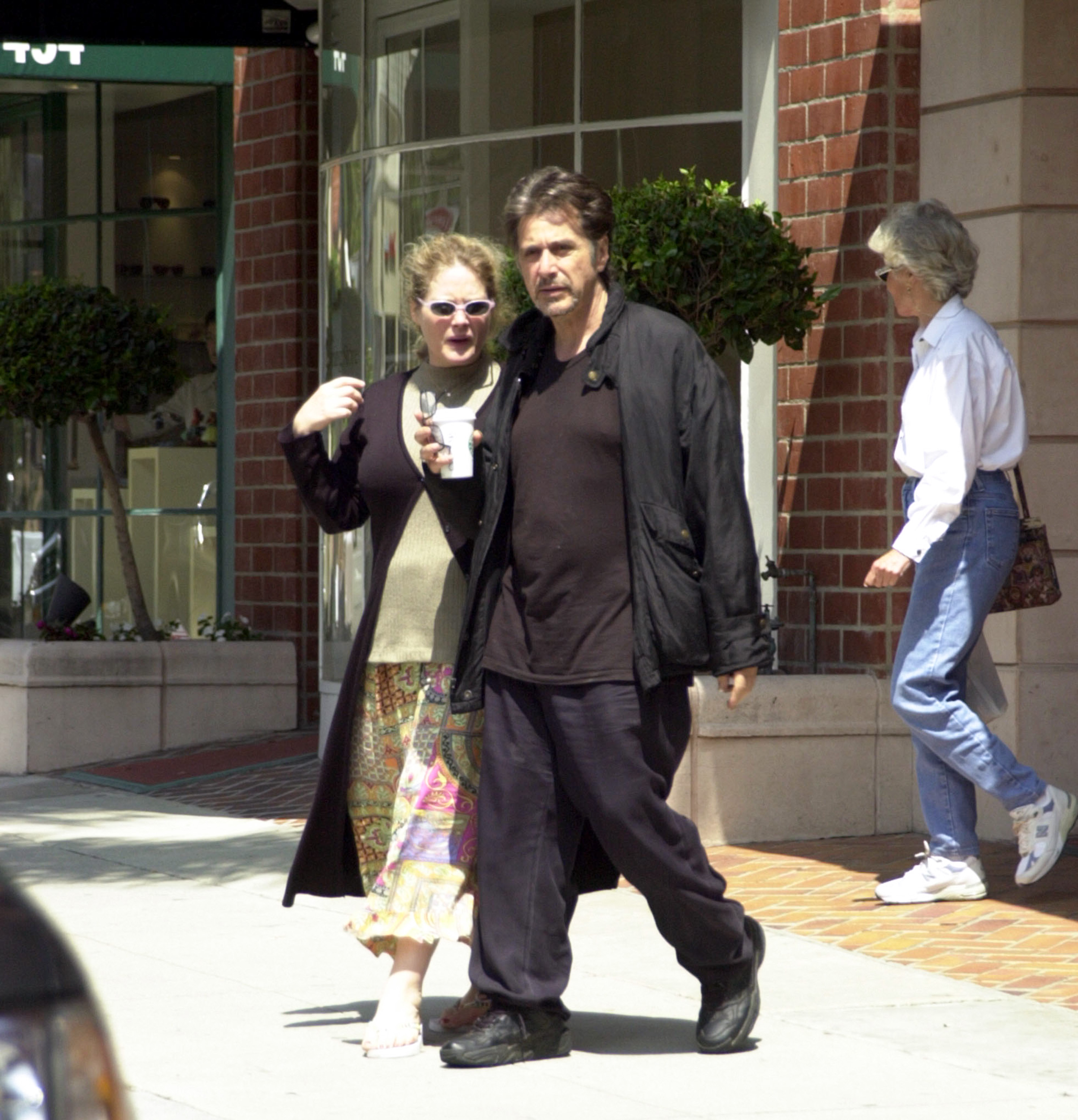 Beverly D'Angelo and Al Pacino spotted in Los Angeles, 2001 | Source: Getty Images