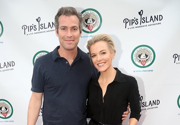  Douglas Brunt and Megyn Kelly pose at the opening night celebration for "Pip's Island" benefiting the Hole in the Wall Gang Camp at 400 West 42nd Street on May 20, 2019 | Photo: Getty Images