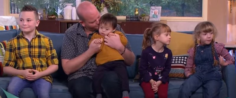 Ben Carter with his 6 special-needs adopted children. | Source: YouTube/This Morning