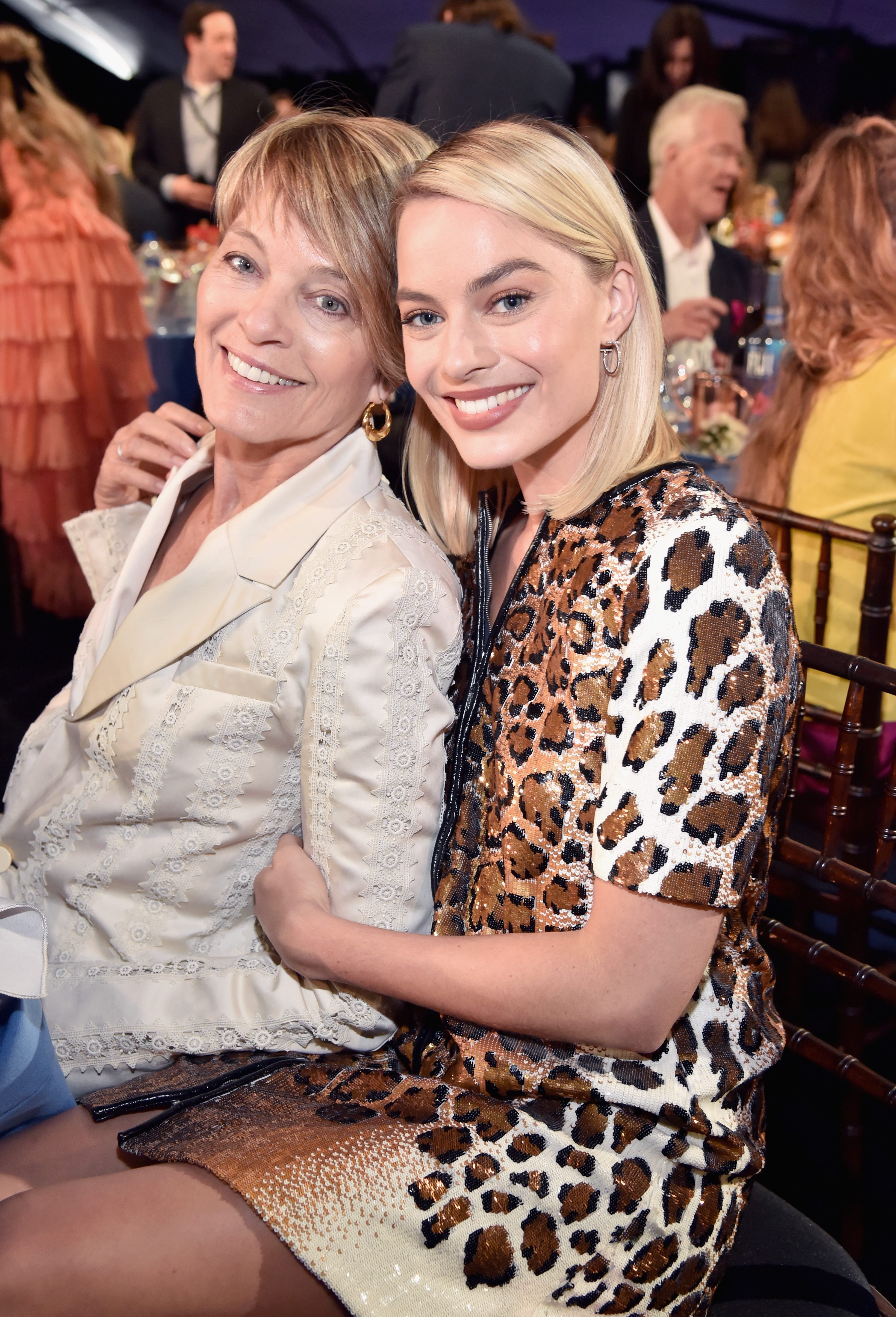 She came from a small town. At this event, Sarie Kessler and Margot Robbie posed during the Film Independent Spirit Awards on March 3, 2018, in Santa Monica, California. | Source: Getty Images