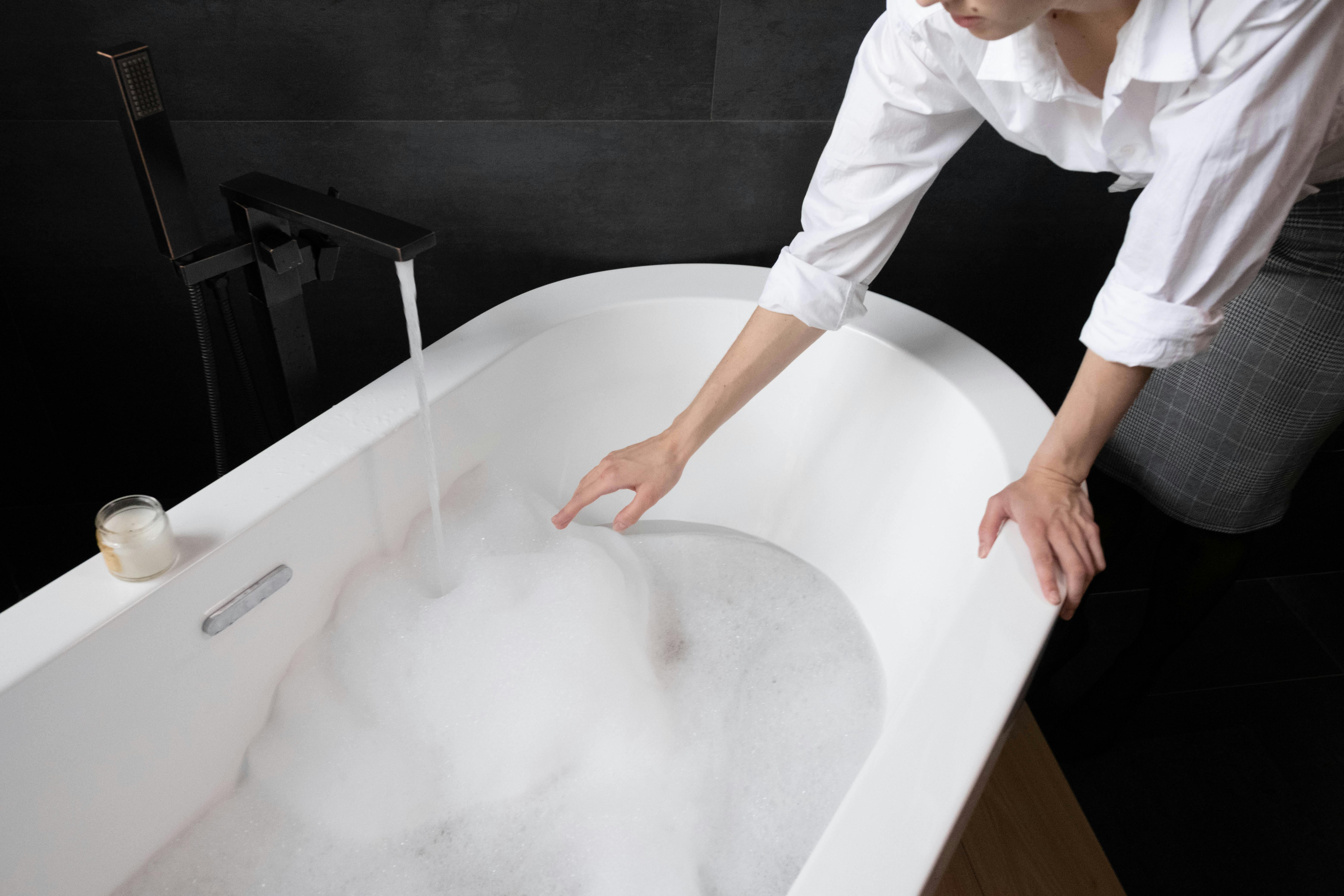 A soothing bath | Source: Pexels