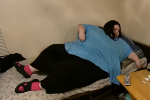 She needed help getting in and out of bed. | Source: Youtube/@TLC